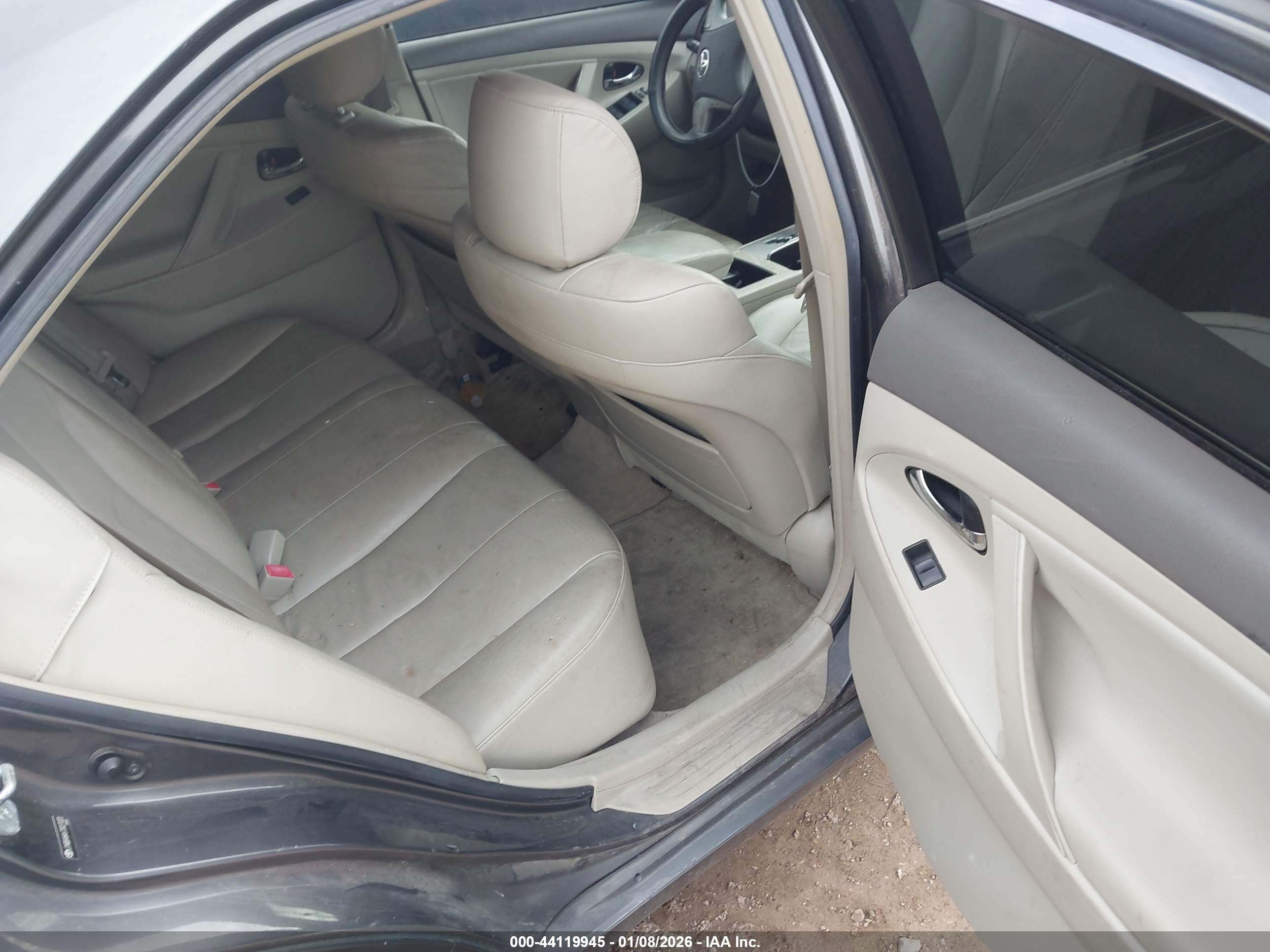TOYOTA CAMRY image 8