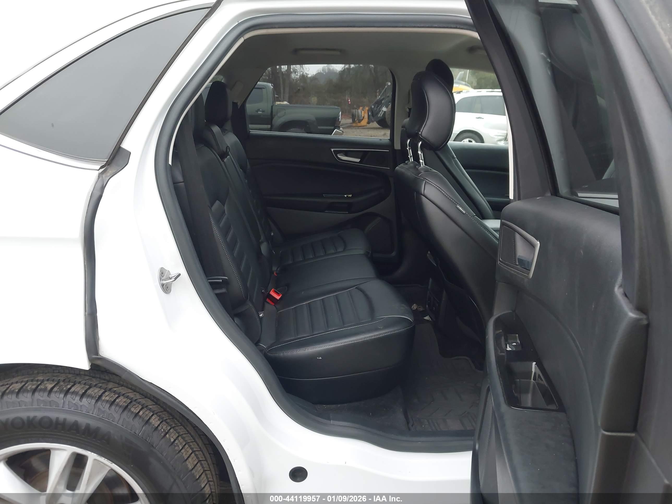 FORD EDGE image 8