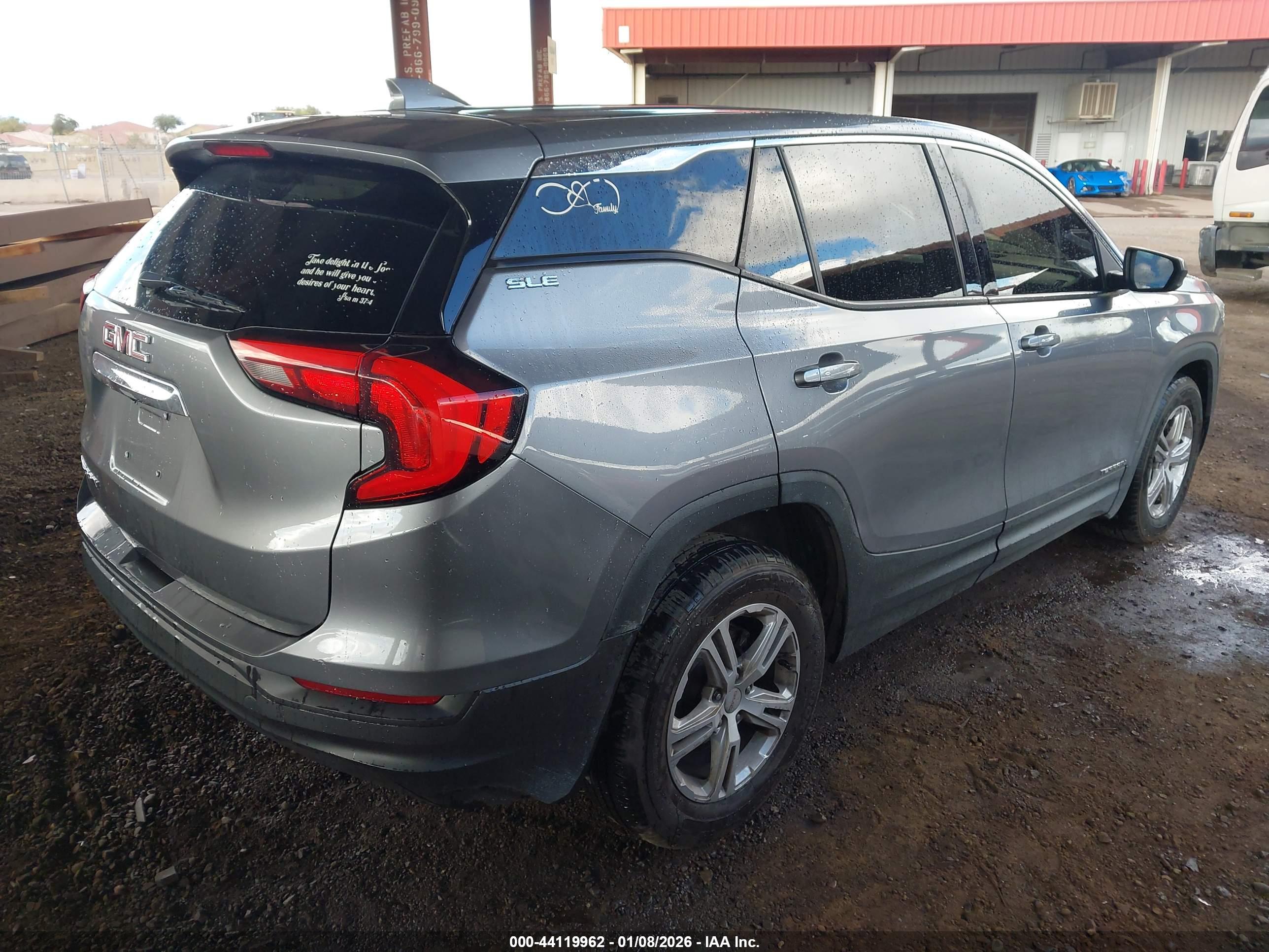 GMC TERRAIN image 4