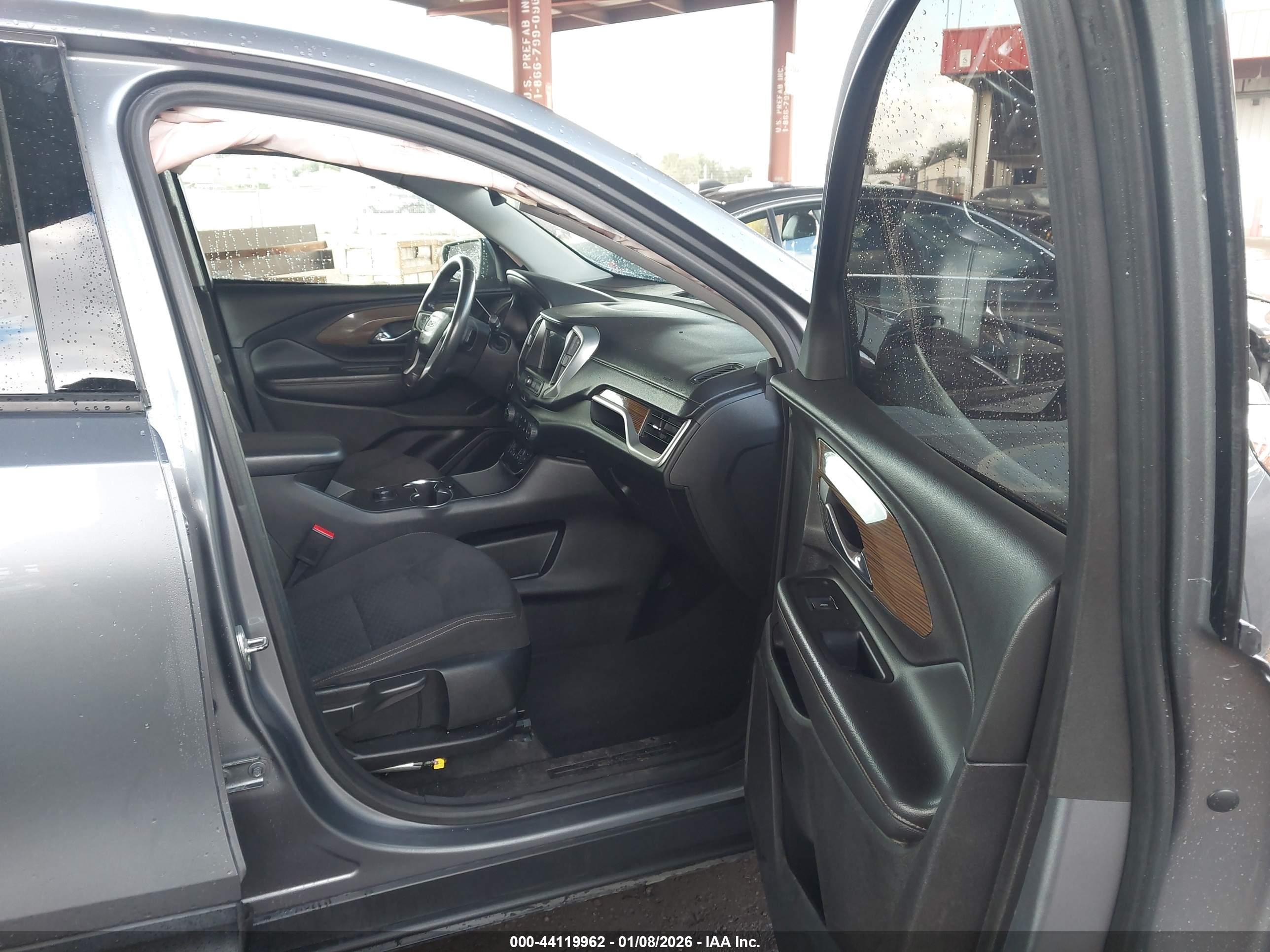GMC TERRAIN image 5