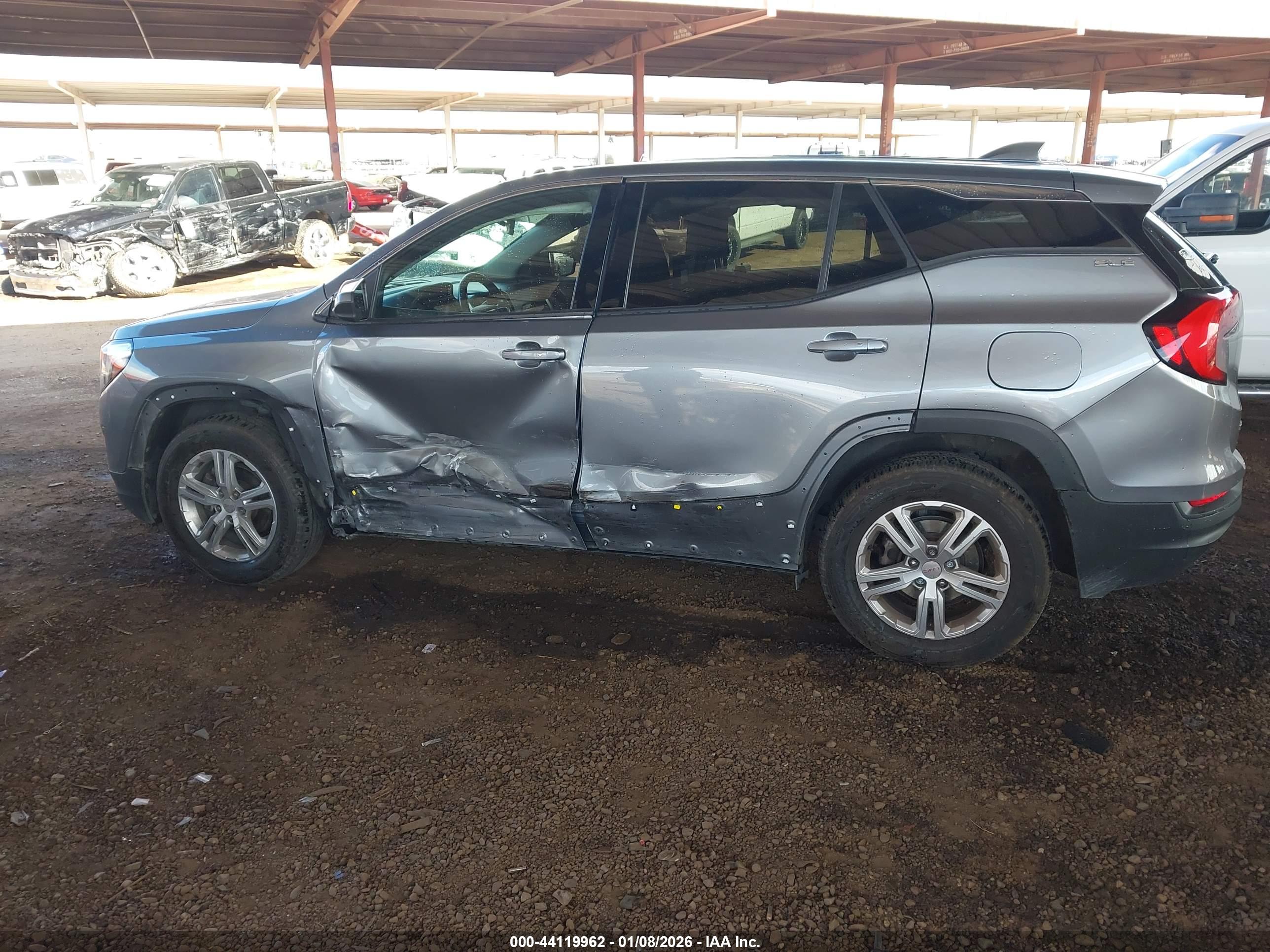 GMC TERRAIN image 6