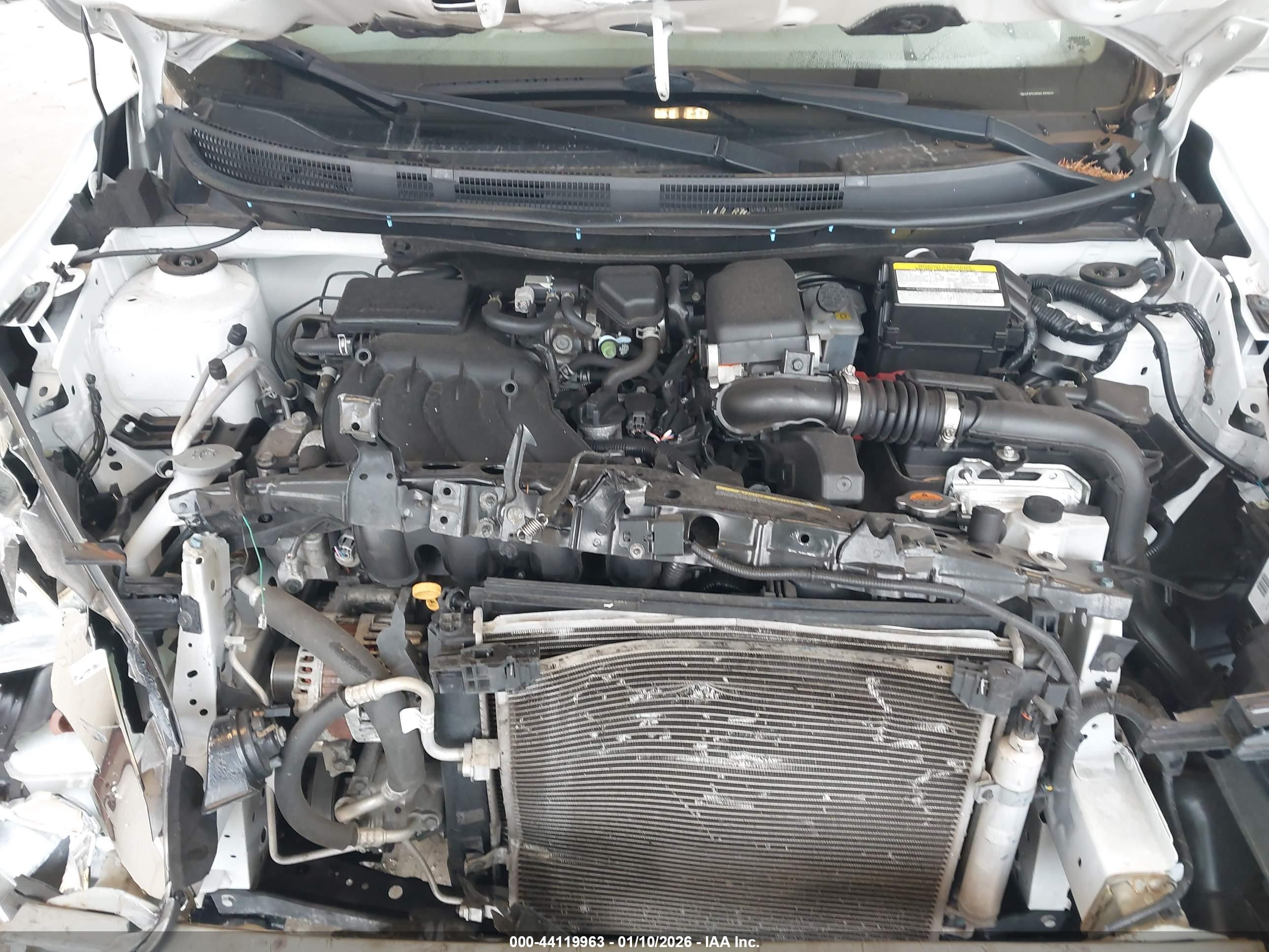 NISSAN VERSA image 10