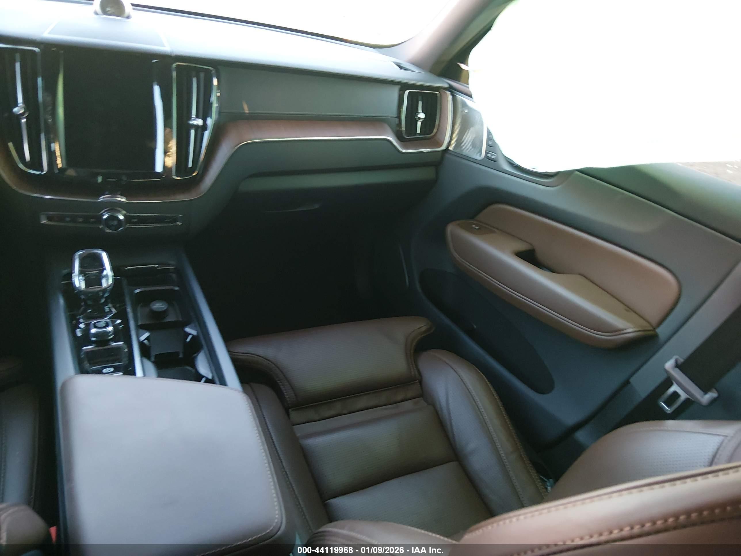 VOLVO XC60 image 5