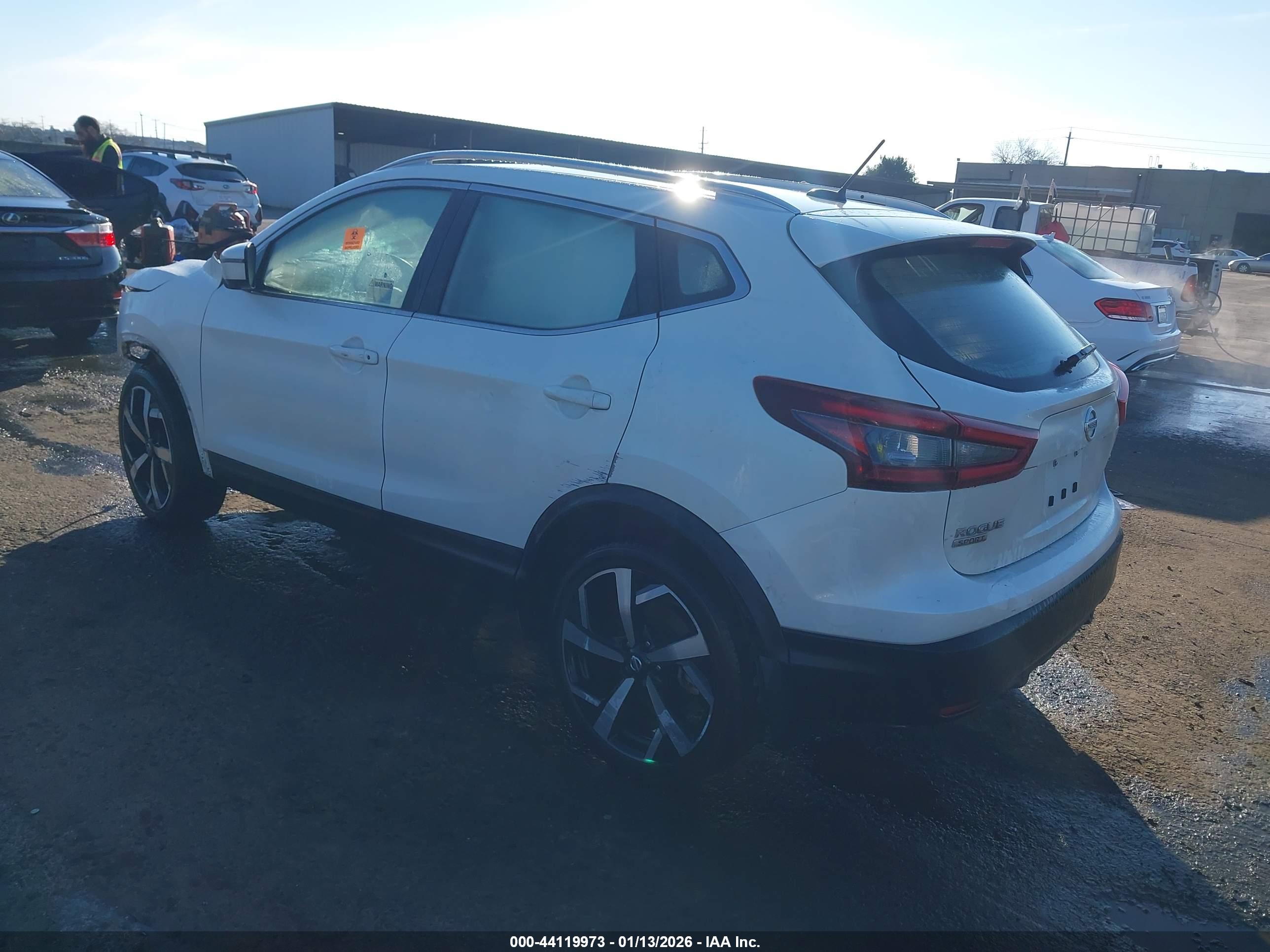 NISSAN ROGUE image 3