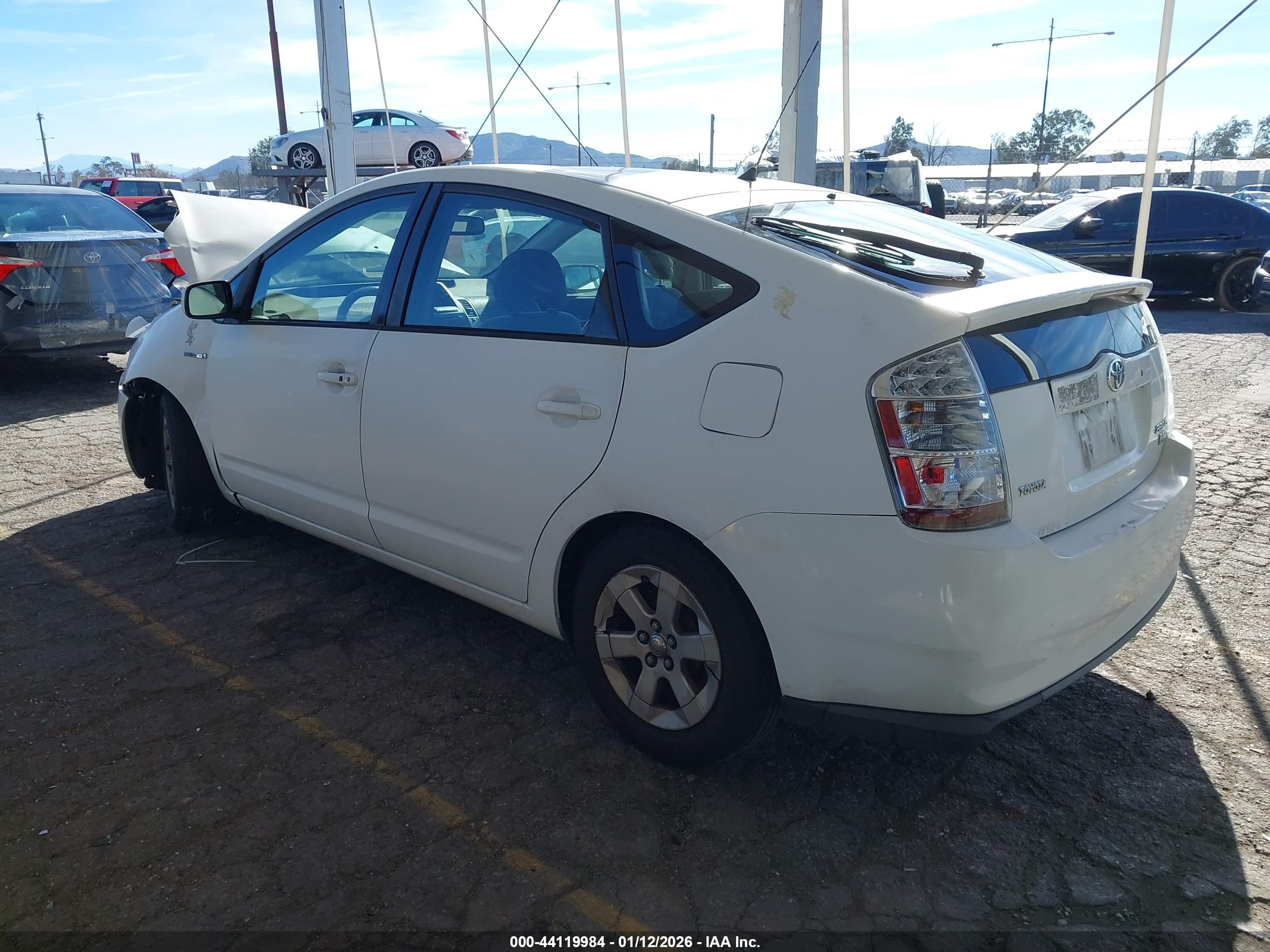 TOYOTA PRIUS image 3