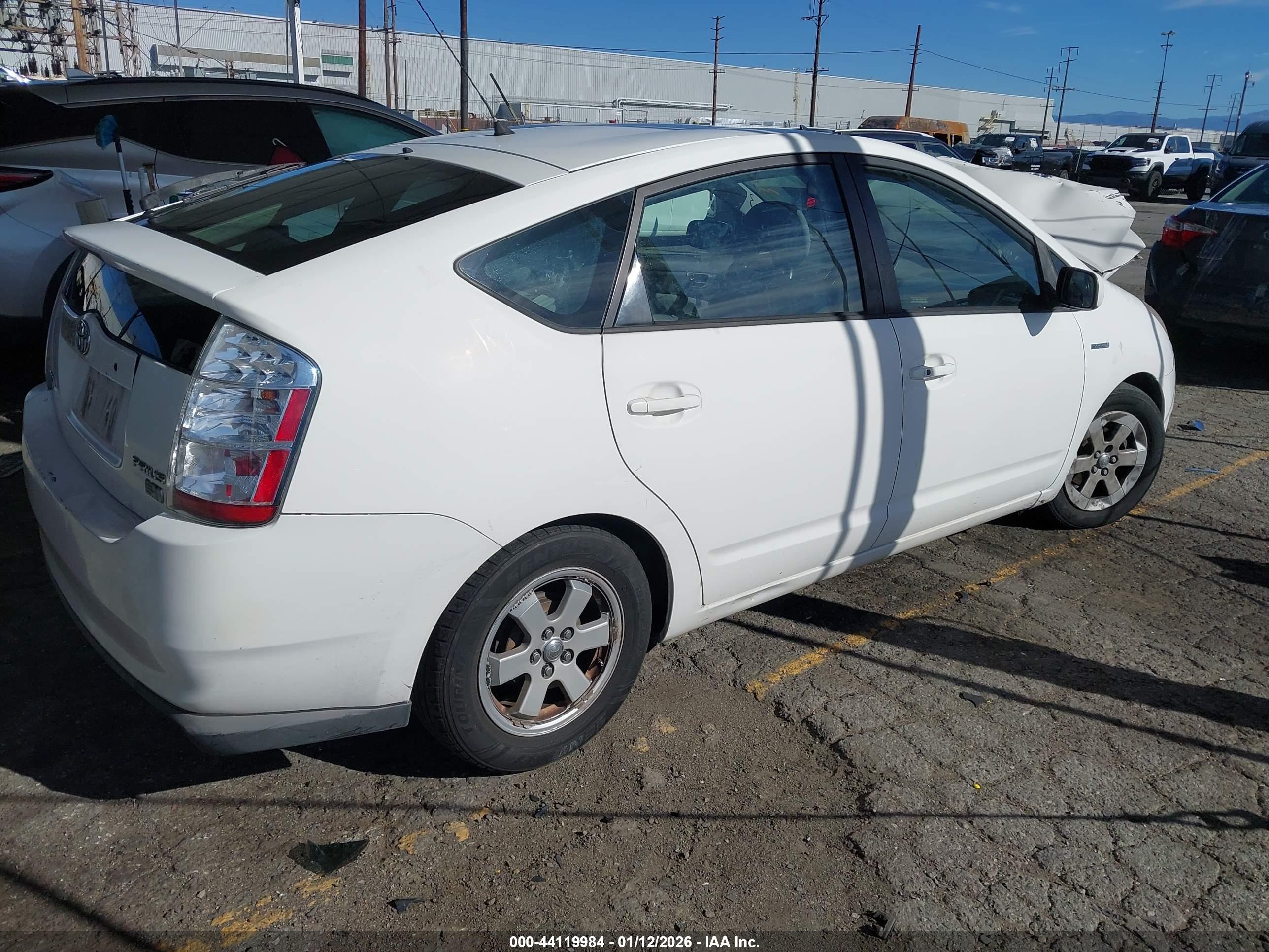 TOYOTA PRIUS image 4