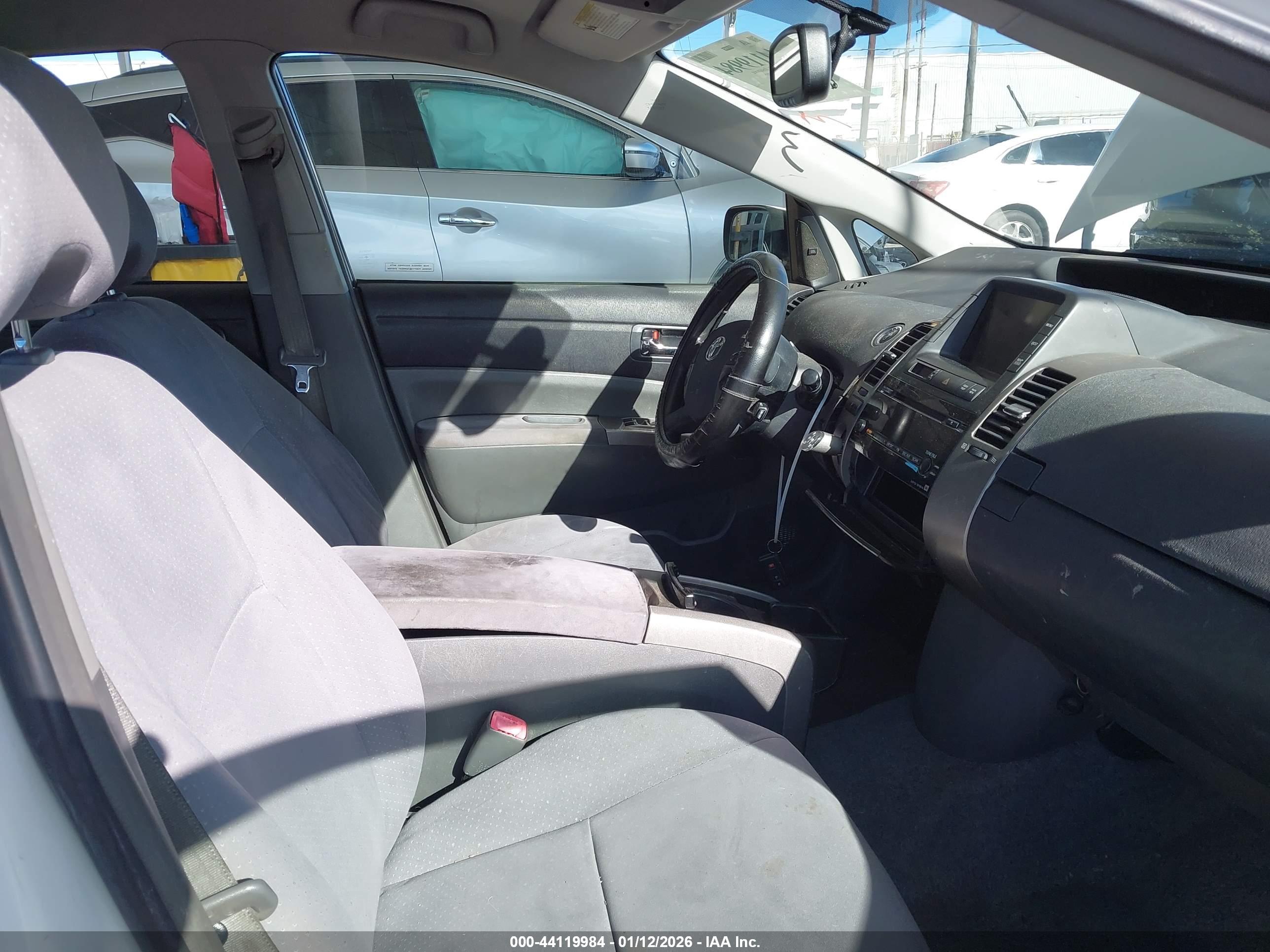 TOYOTA PRIUS image 5