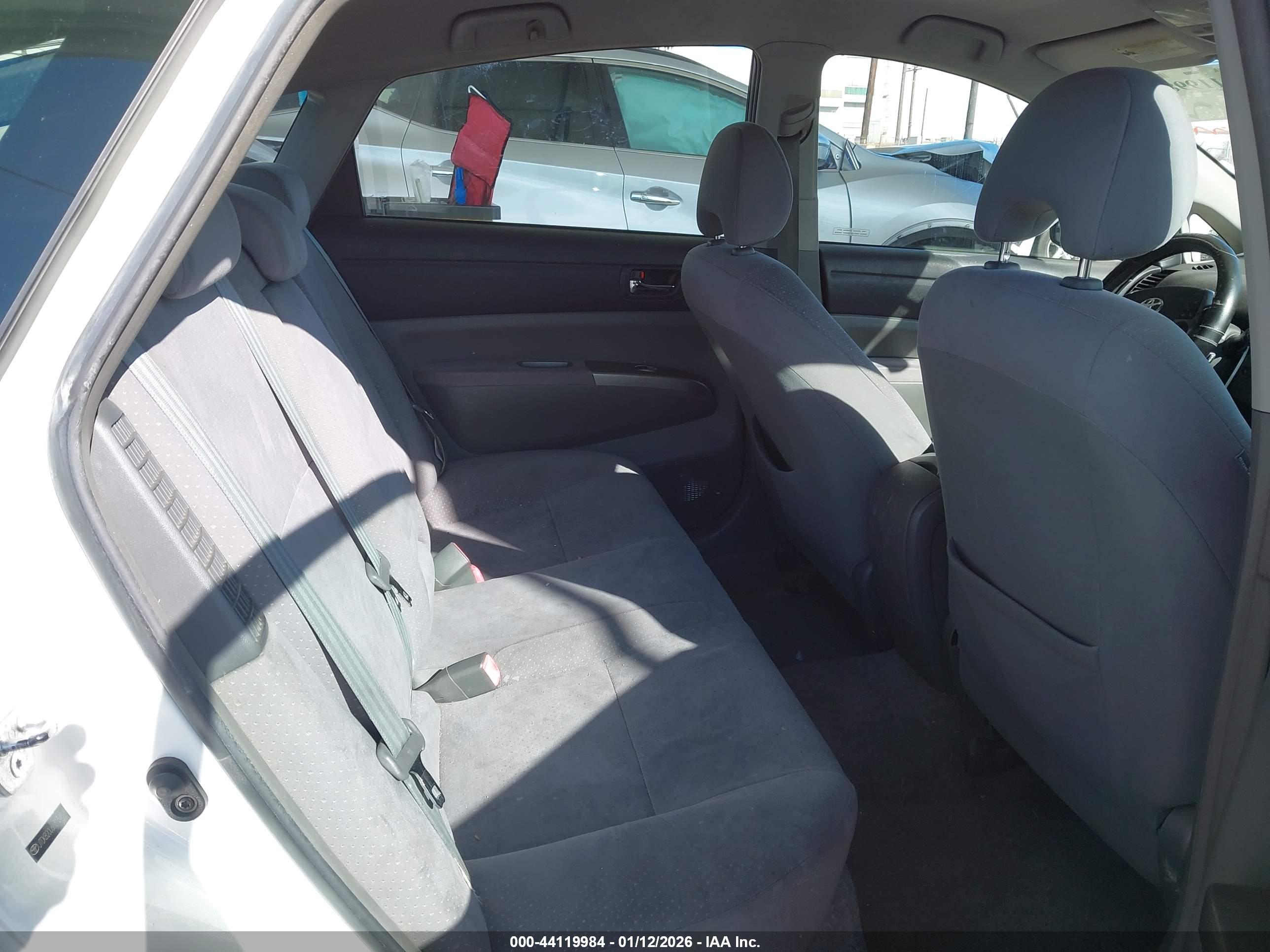 TOYOTA PRIUS image 8