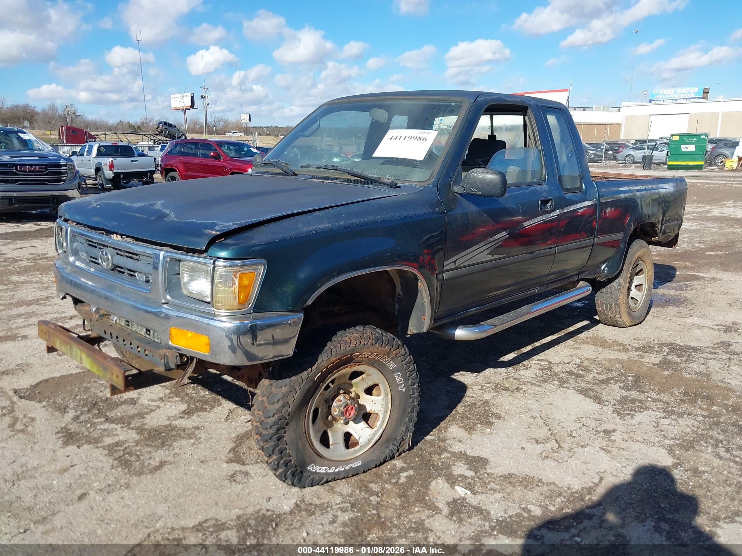 TOYOTA PICKUP image 2