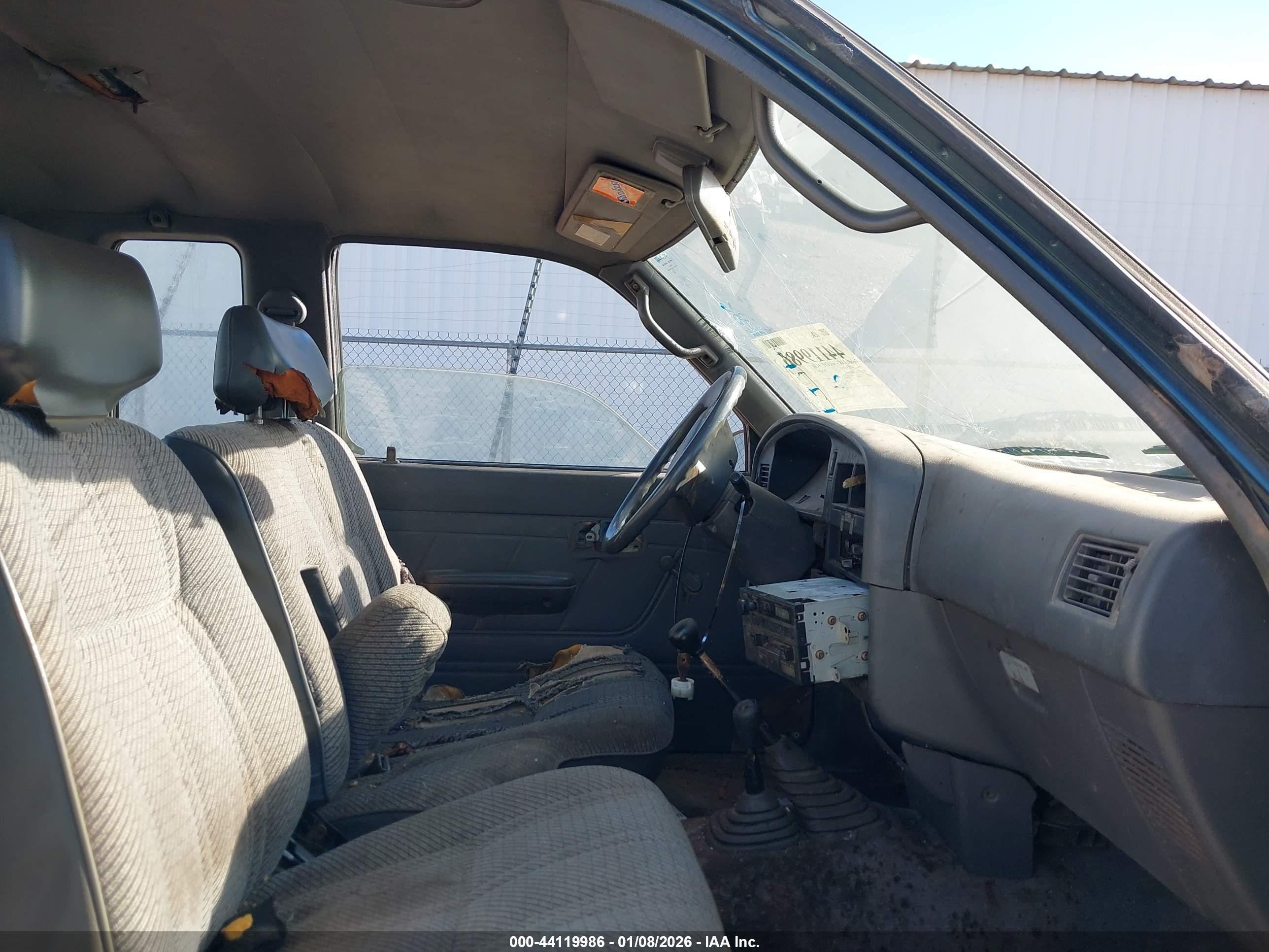 TOYOTA PICKUP image 5