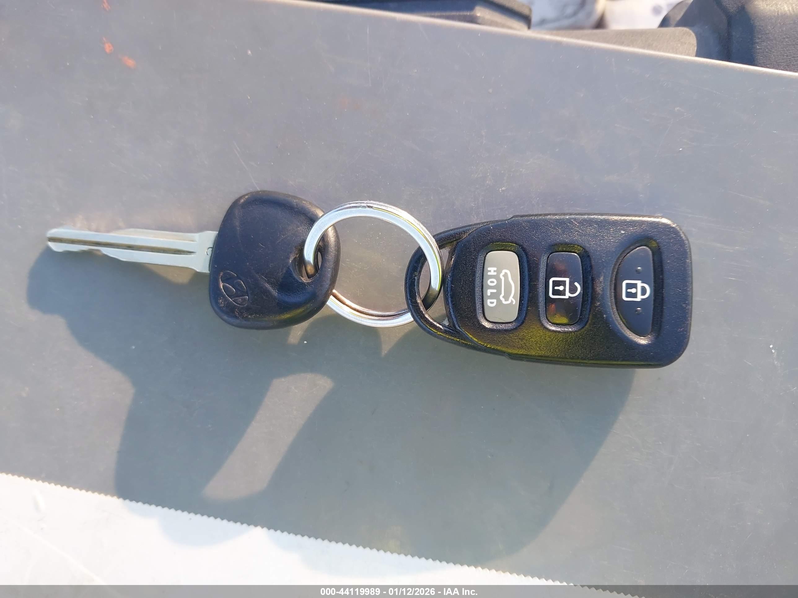 HYUNDAI ELANTRA image 11