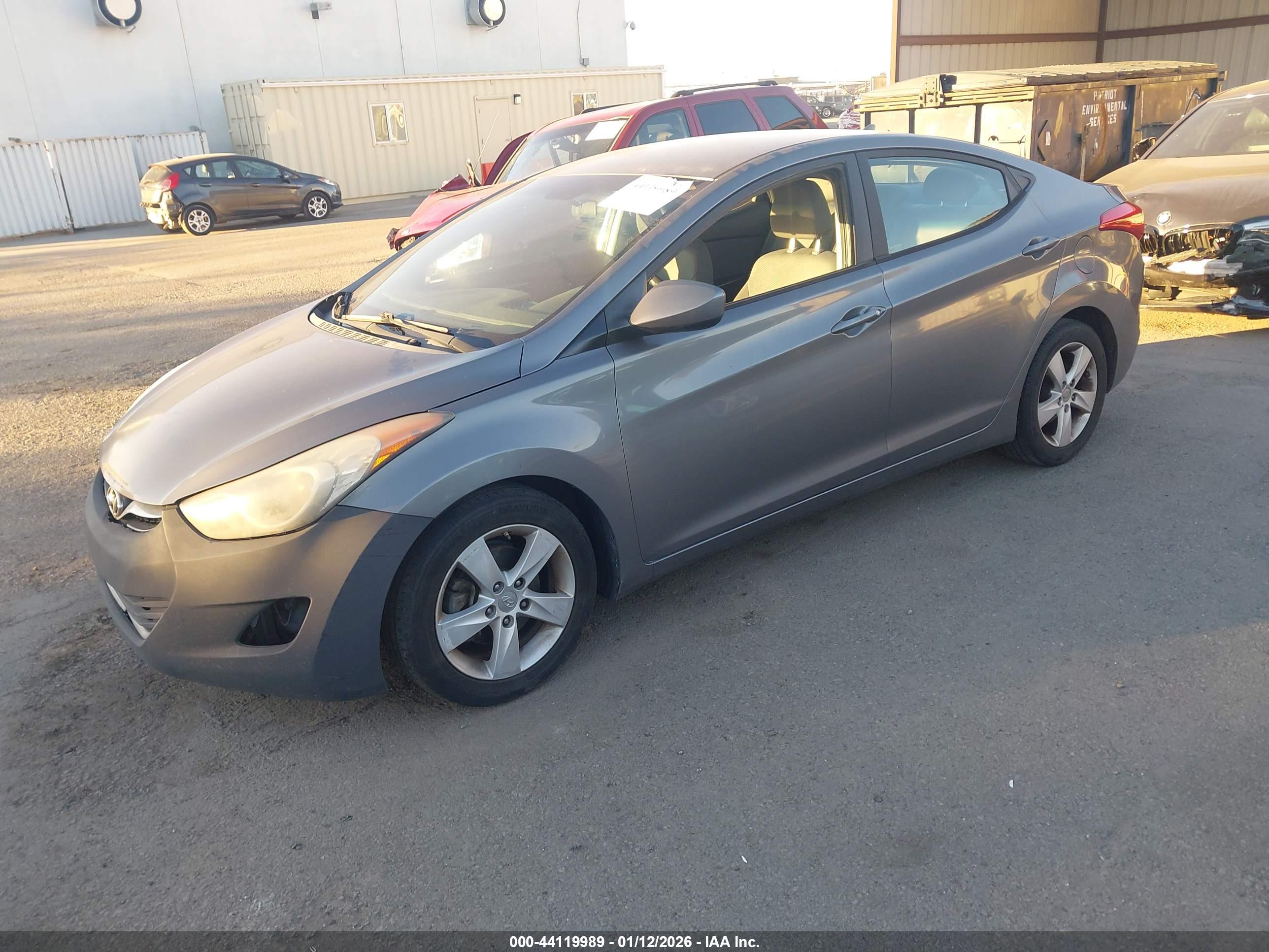 HYUNDAI ELANTRA image 2