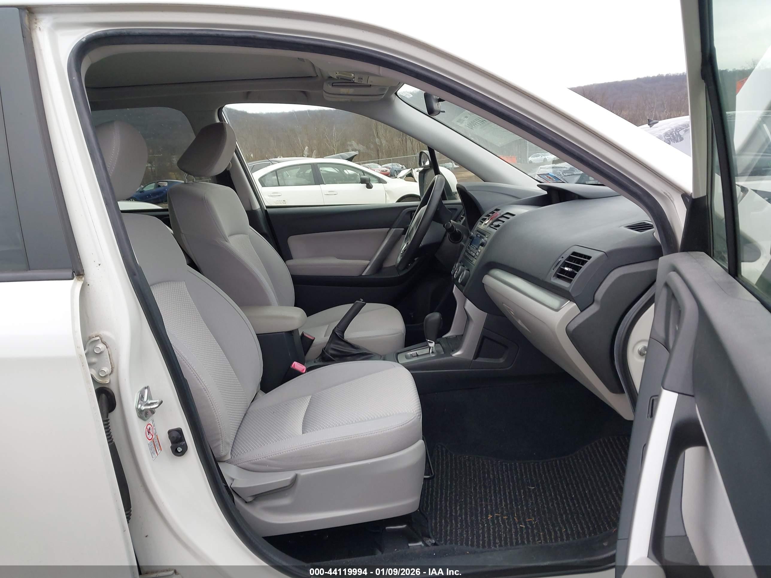 SUBARU FORESTER image 5