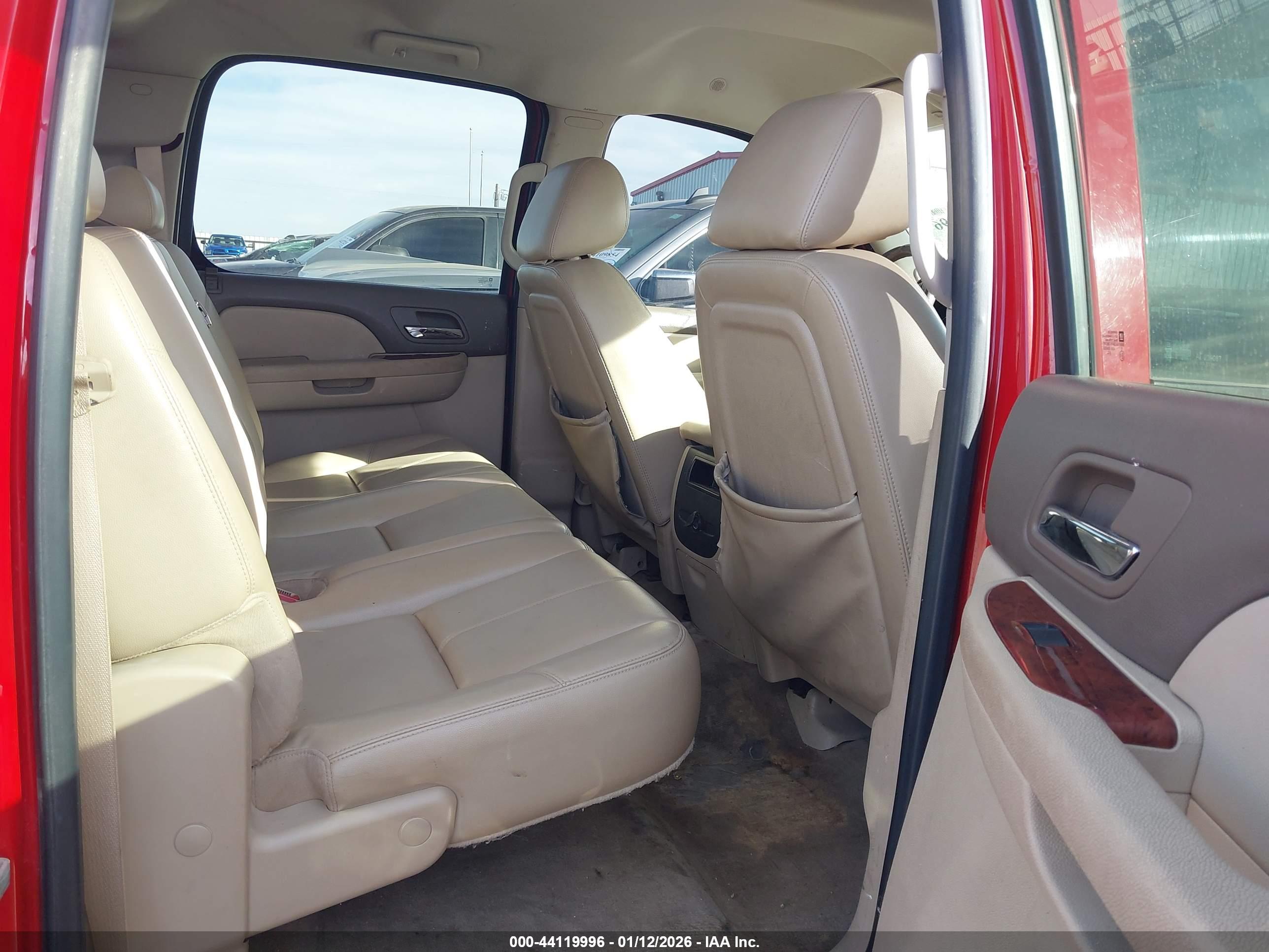 CHEVROLET SILVERADO image 8