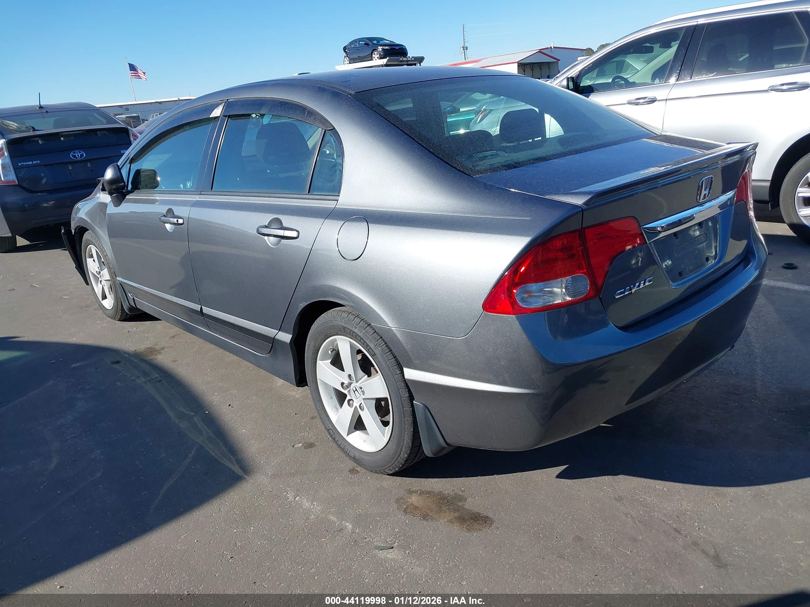 HONDA CIVIC image 3