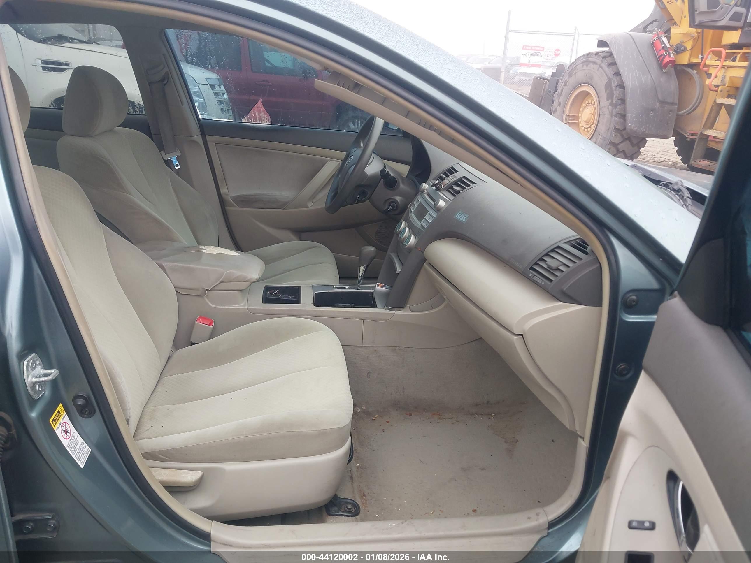TOYOTA CAMRY image 5