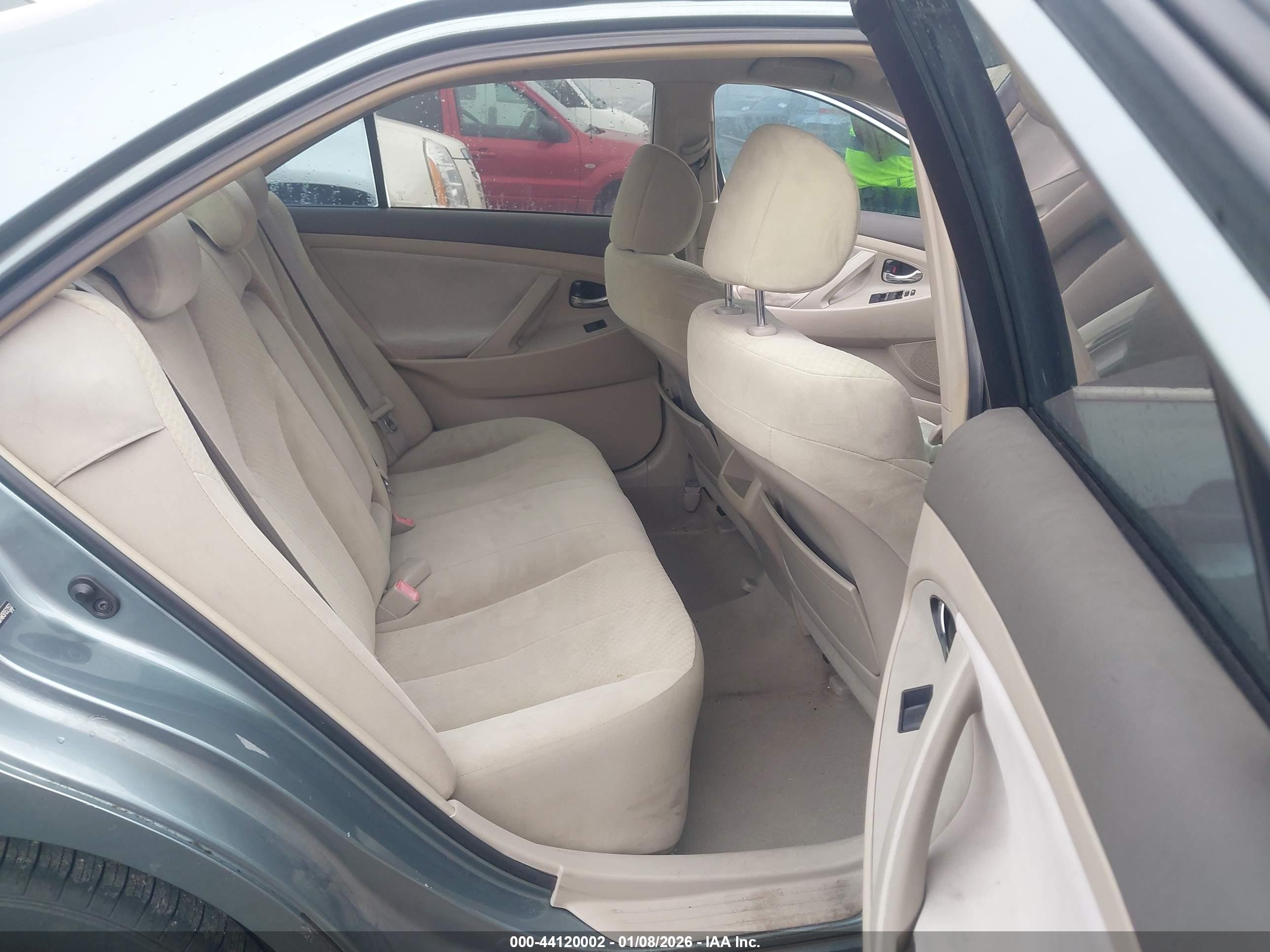 TOYOTA CAMRY image 8