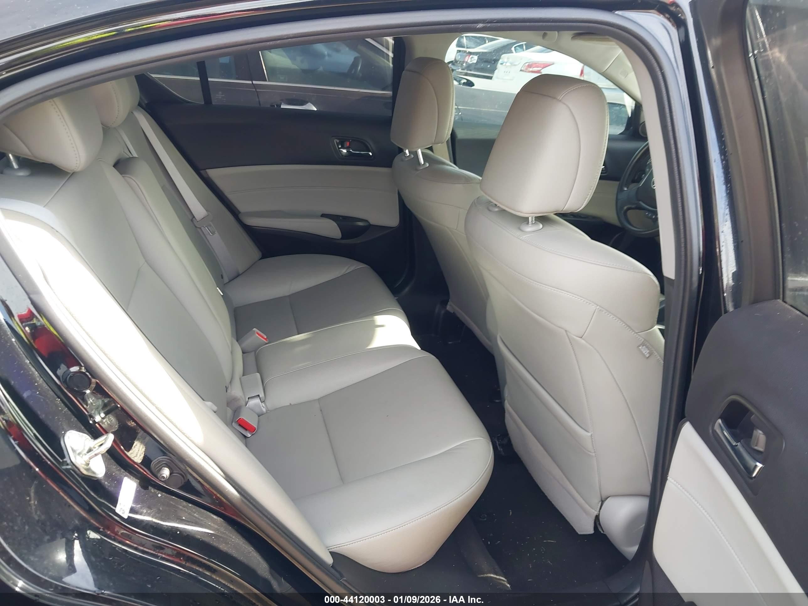 ACURA ILX image 8
