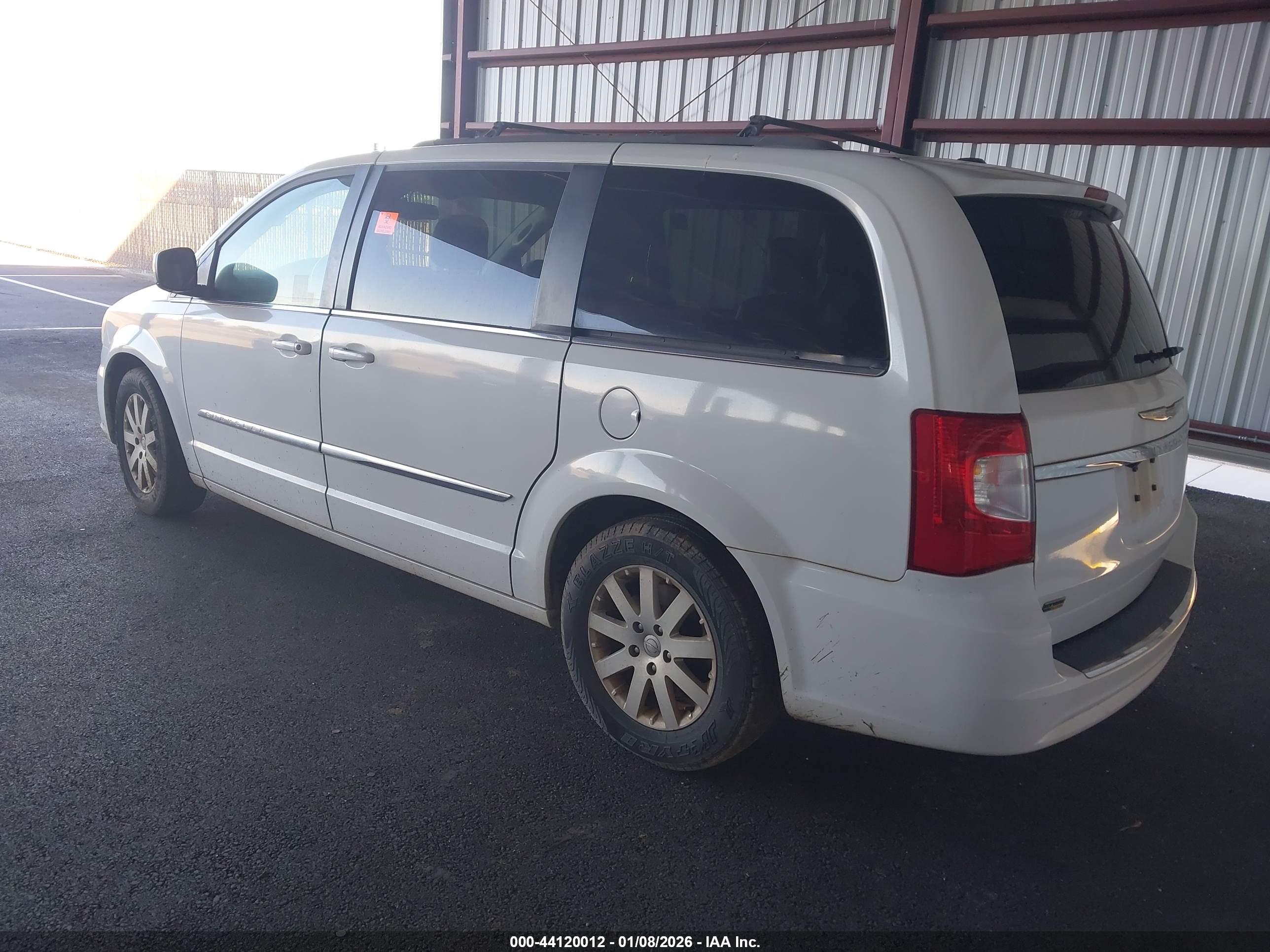 CHRYSLER TOWN image 3