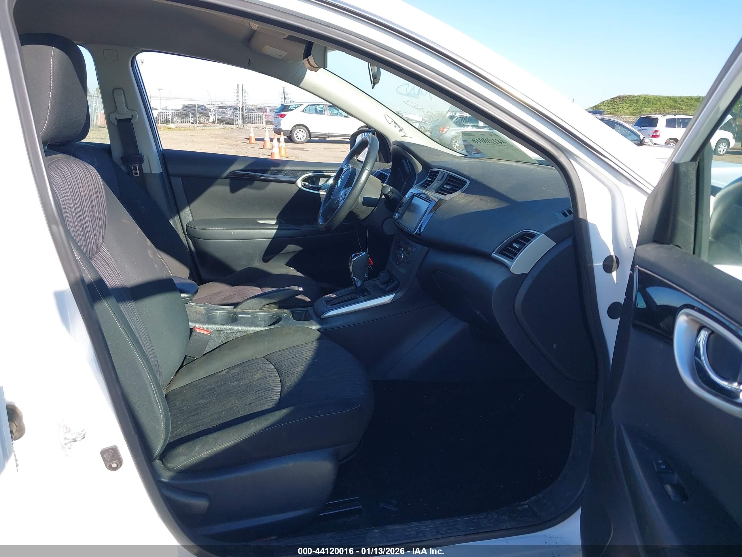 NISSAN SENTRA image 5