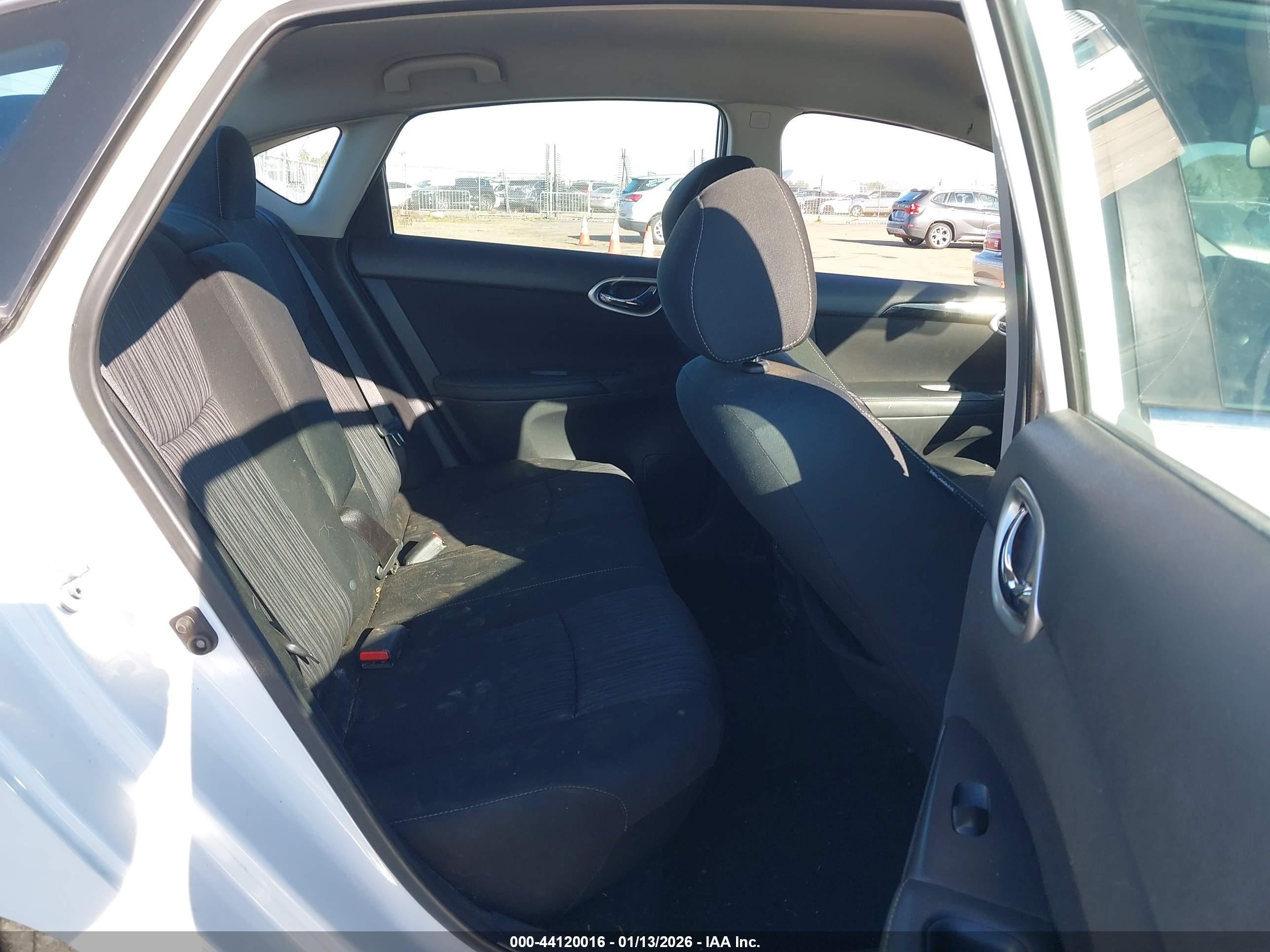 NISSAN SENTRA image 8