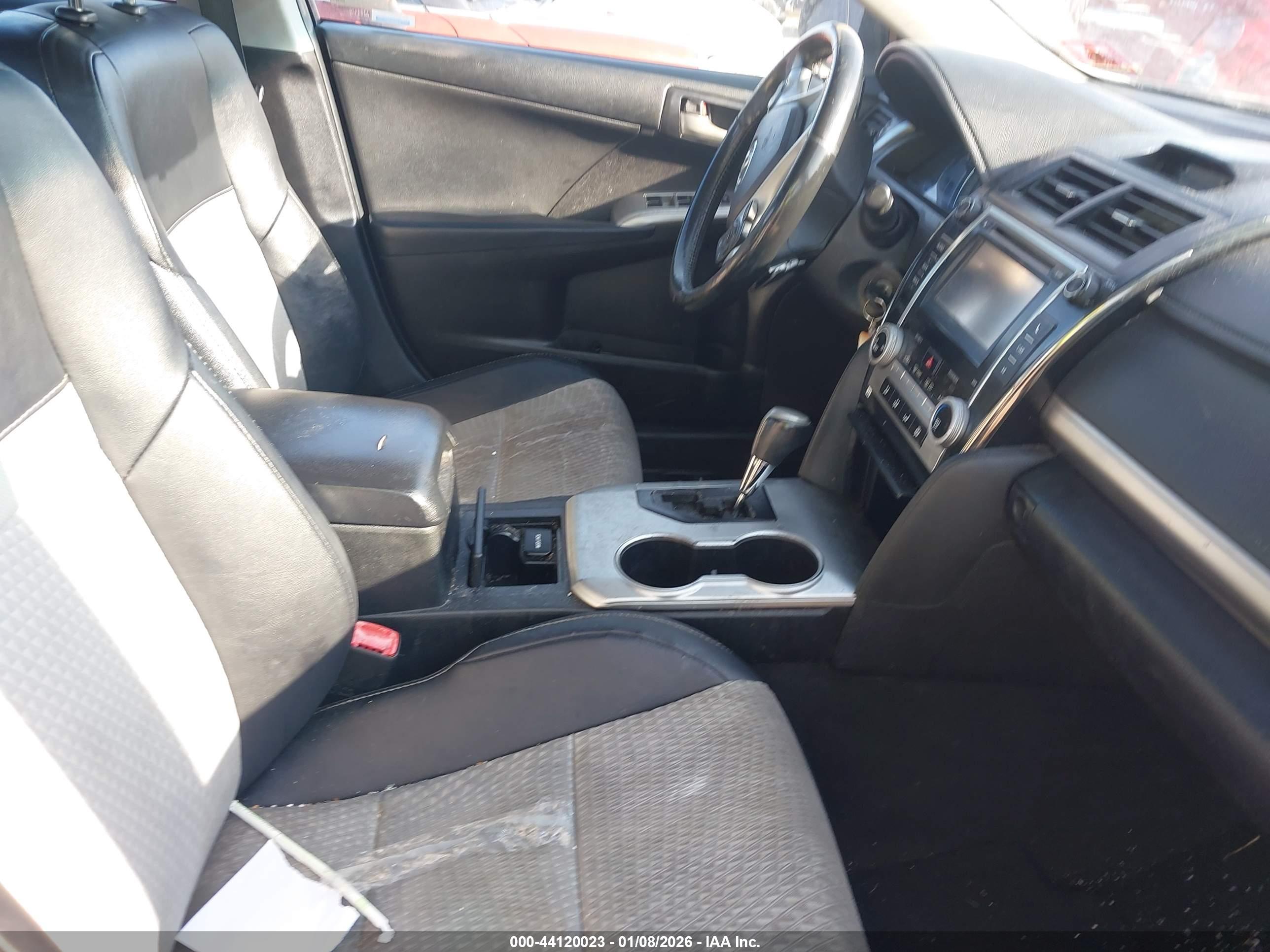 TOYOTA CAMRY image 5