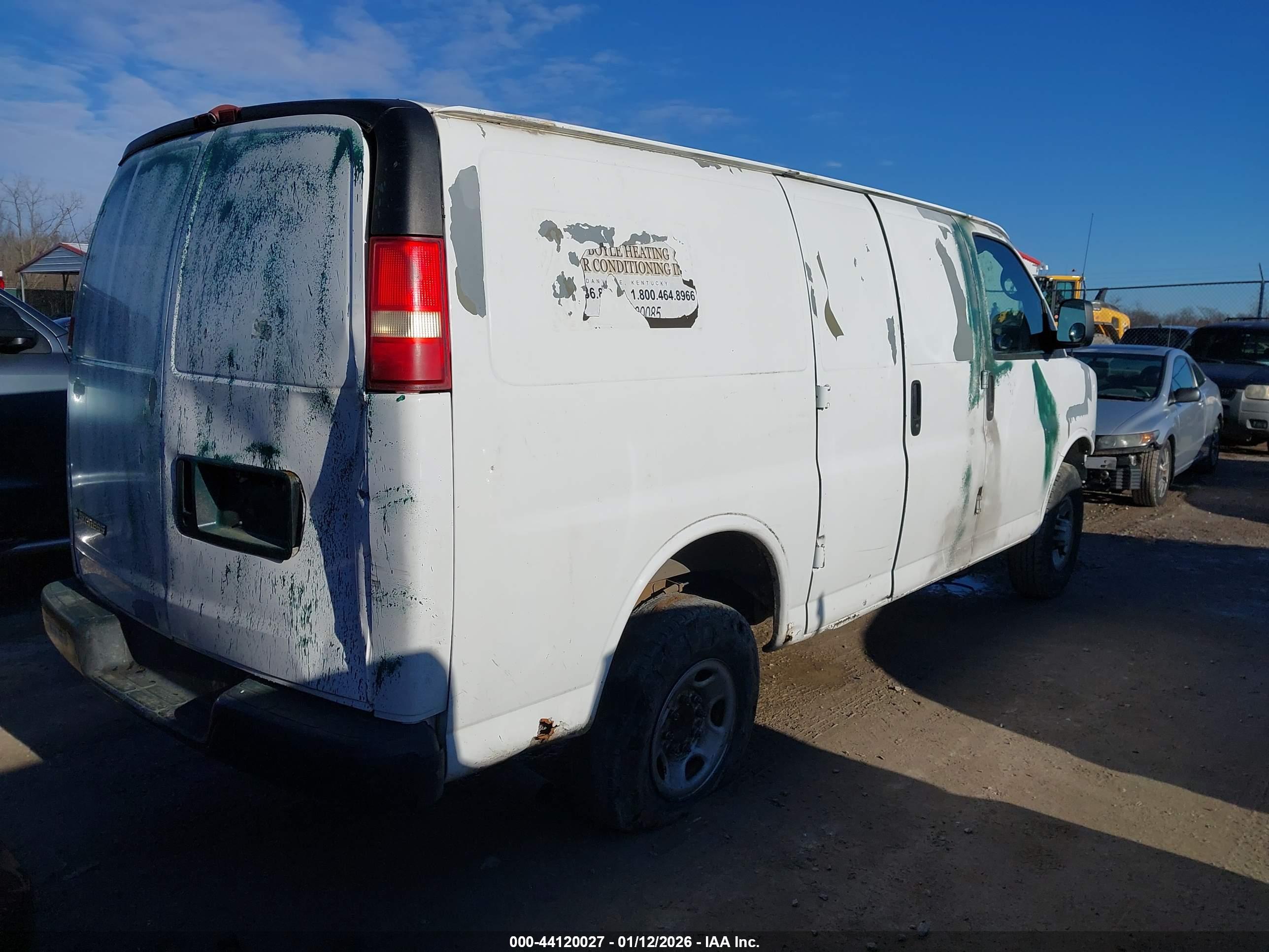 CHEVROLET EXPRESS image 4