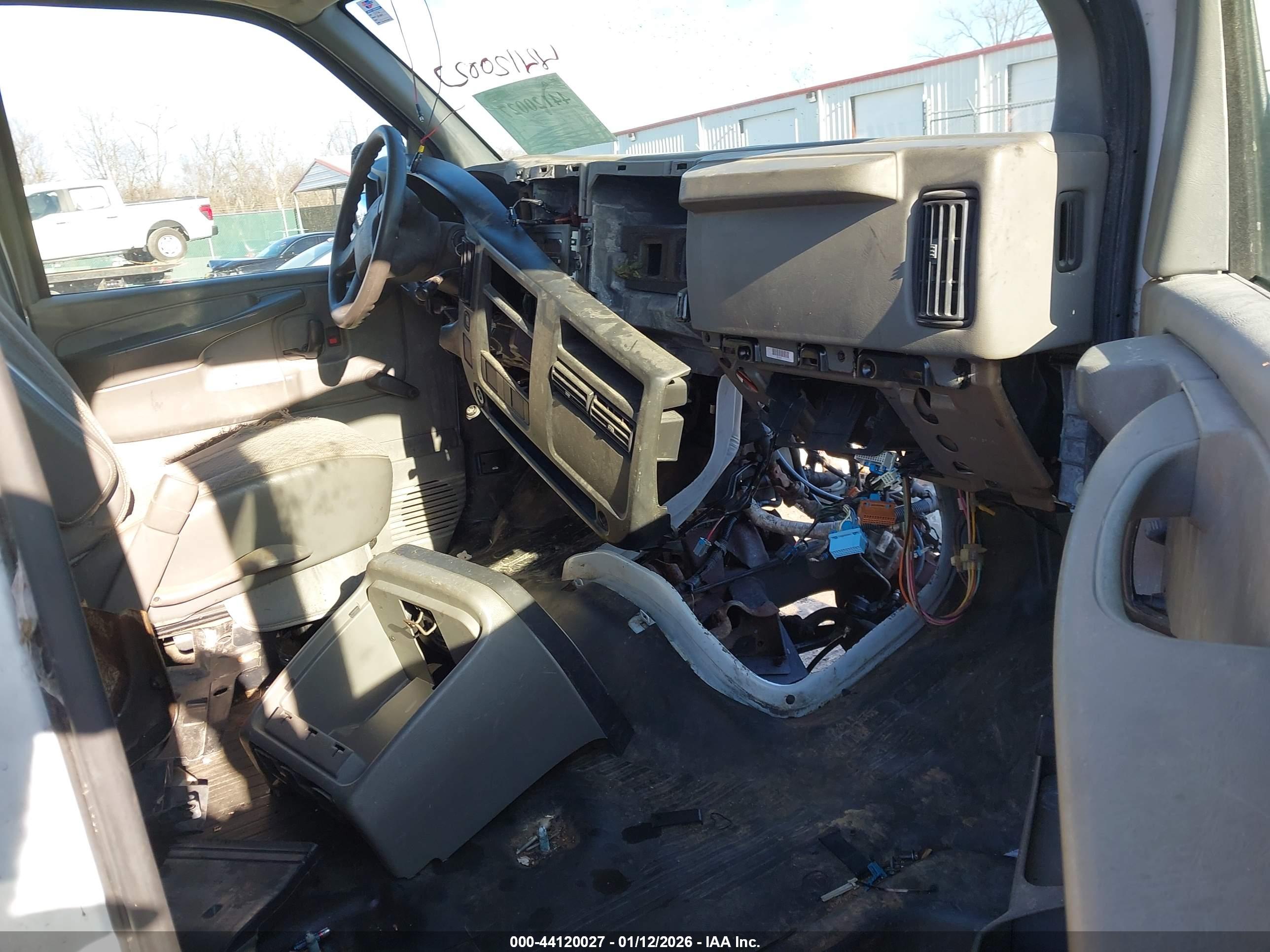 CHEVROLET EXPRESS image 5