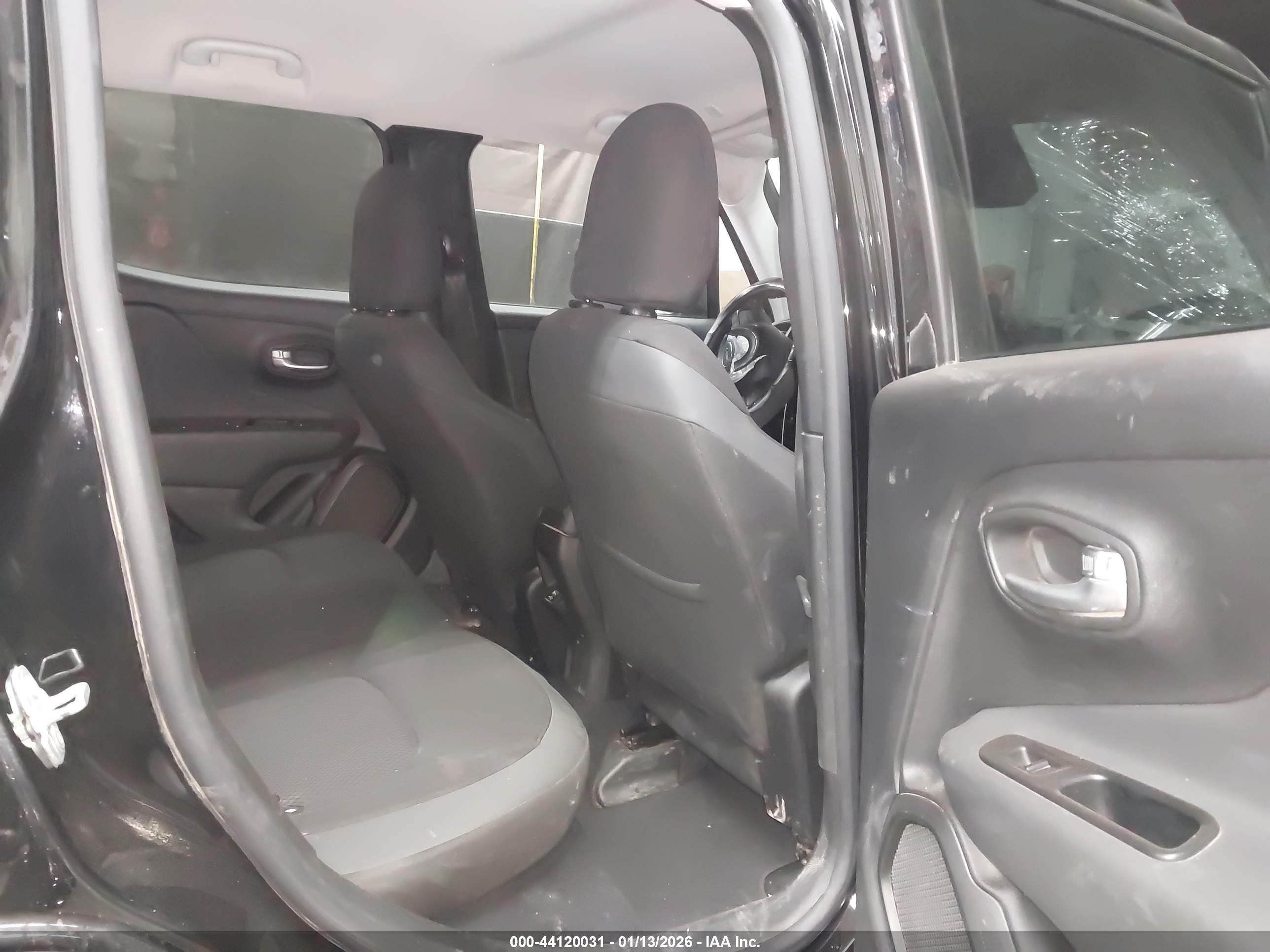 JEEP RENEGADE image 8