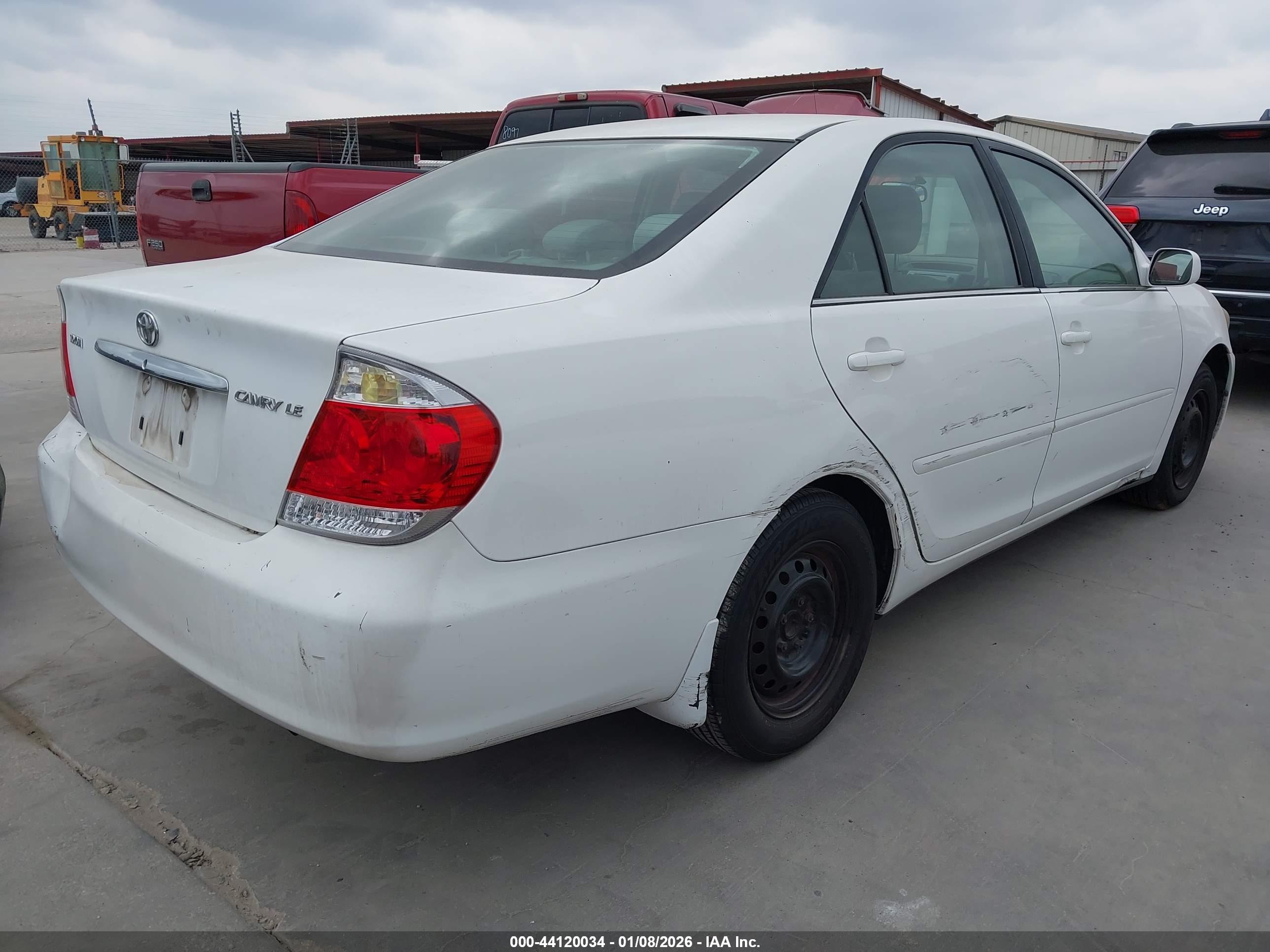 TOYOTA CAMRY image 4