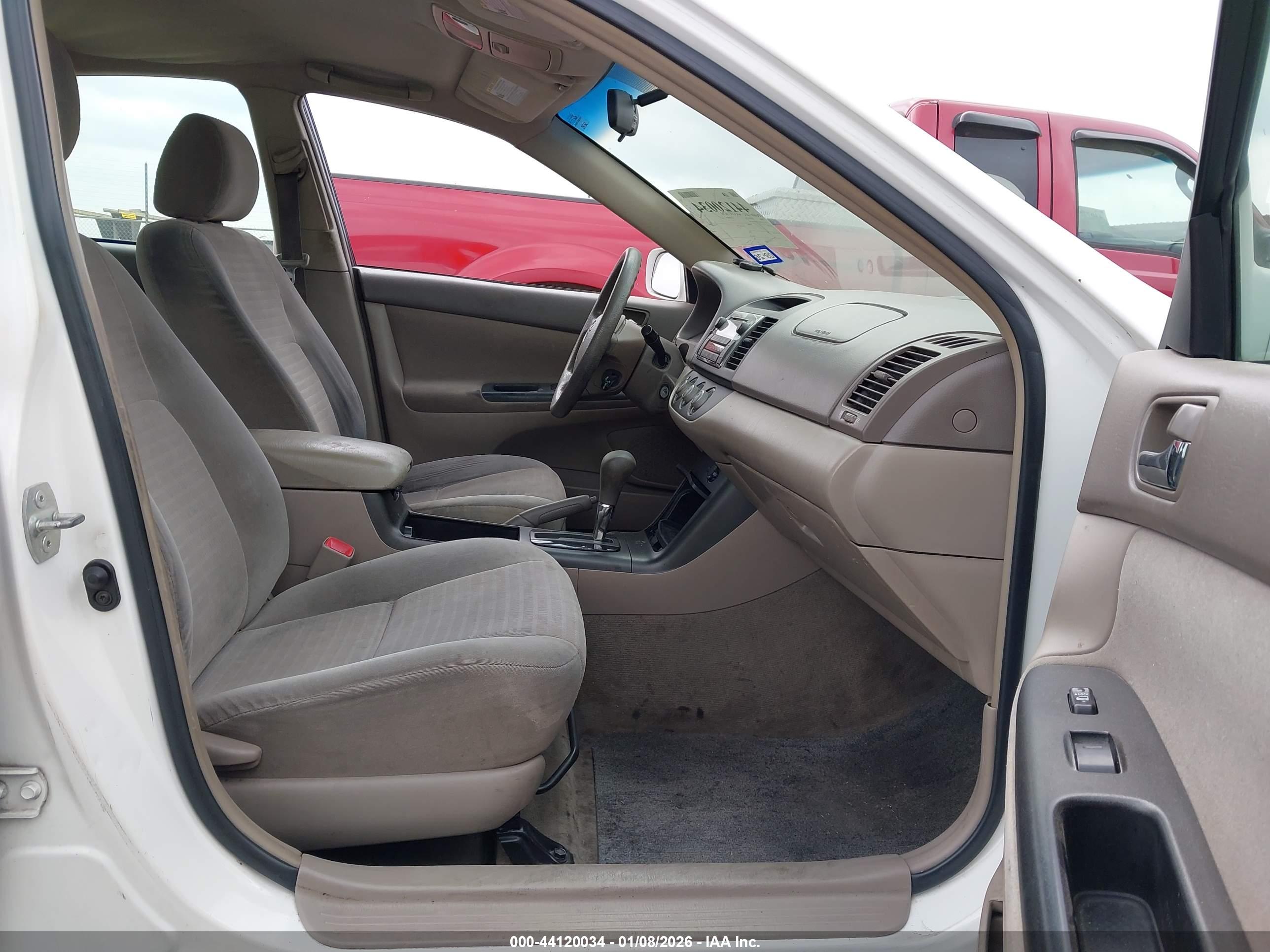 TOYOTA CAMRY image 5