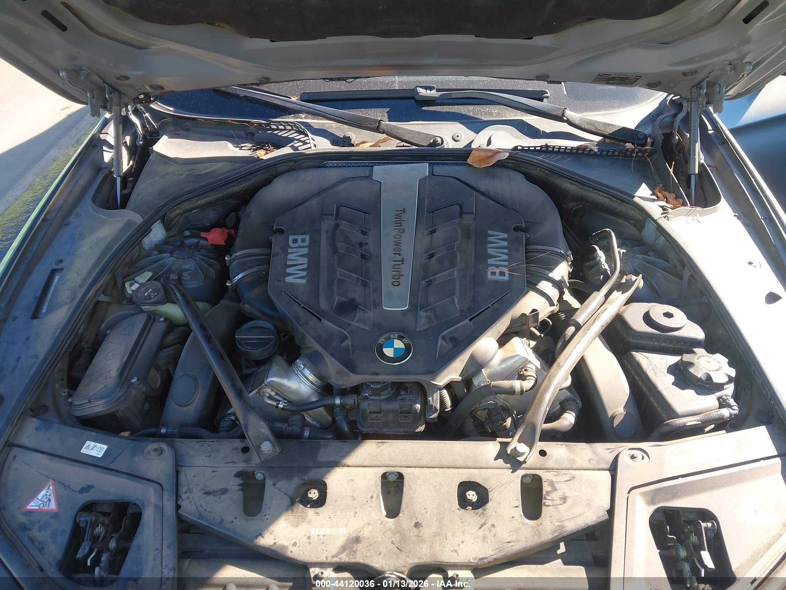 BMW 550I image 10