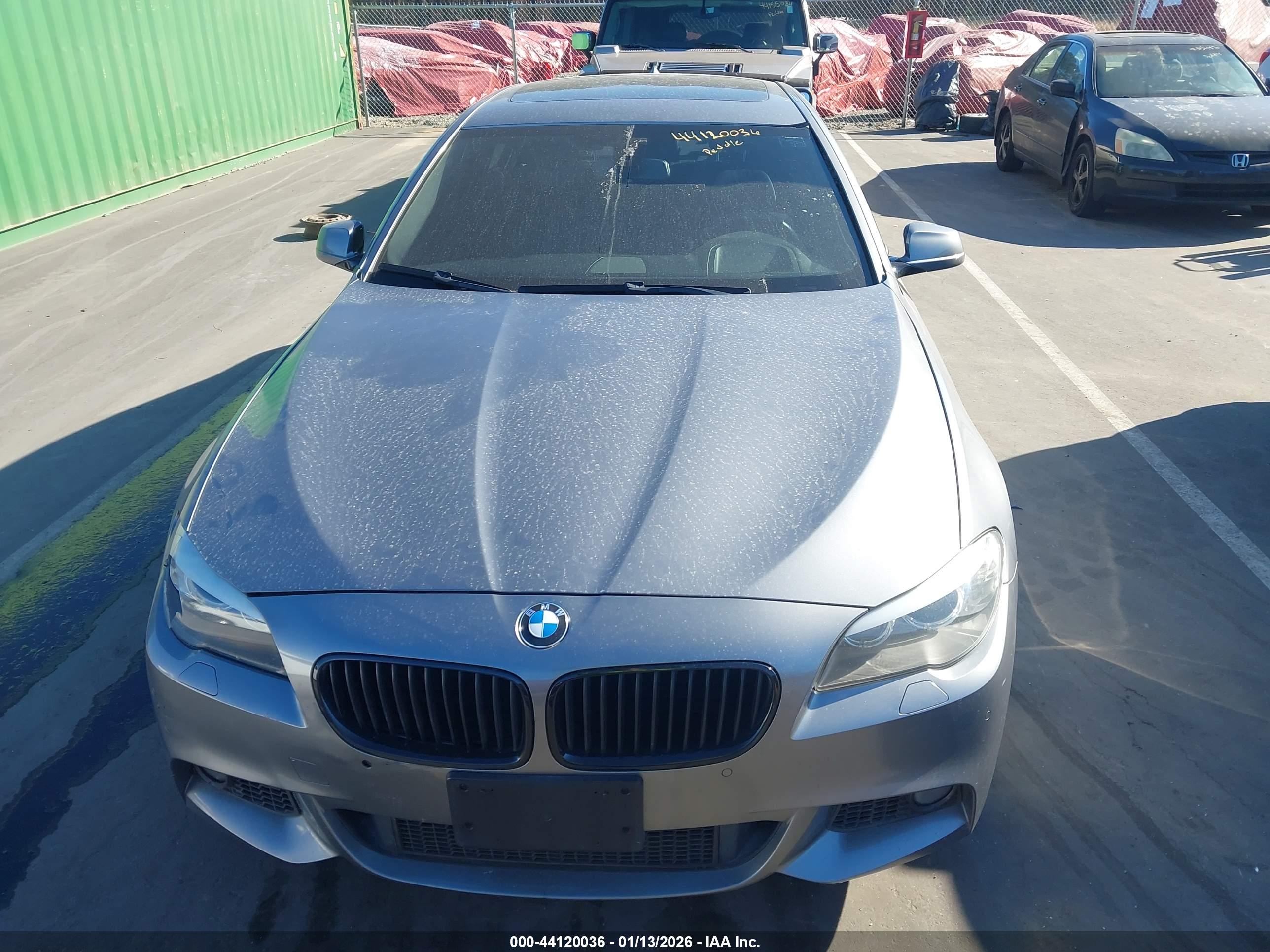 BMW 550I image 6