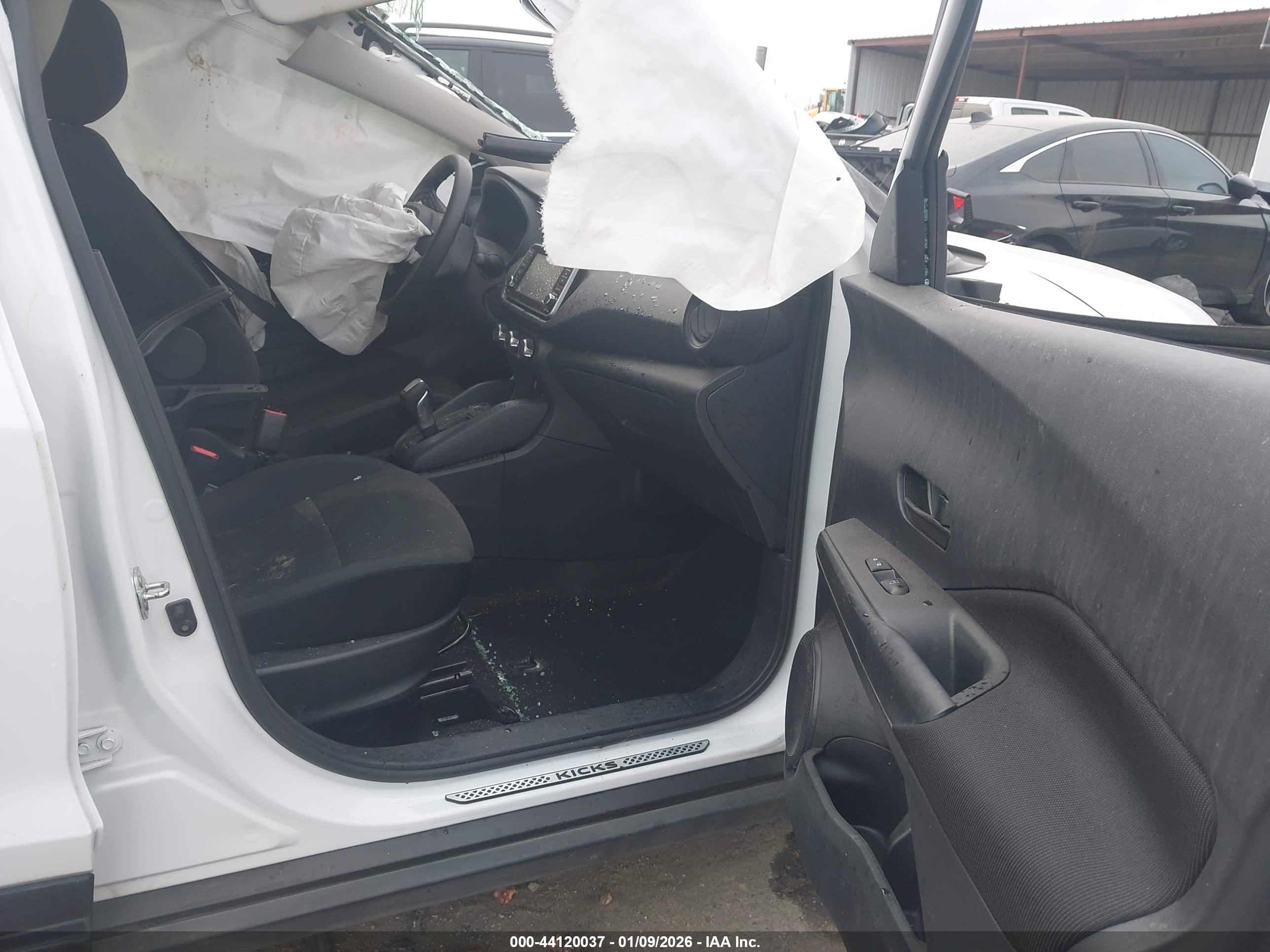 NISSAN KICKS image 5