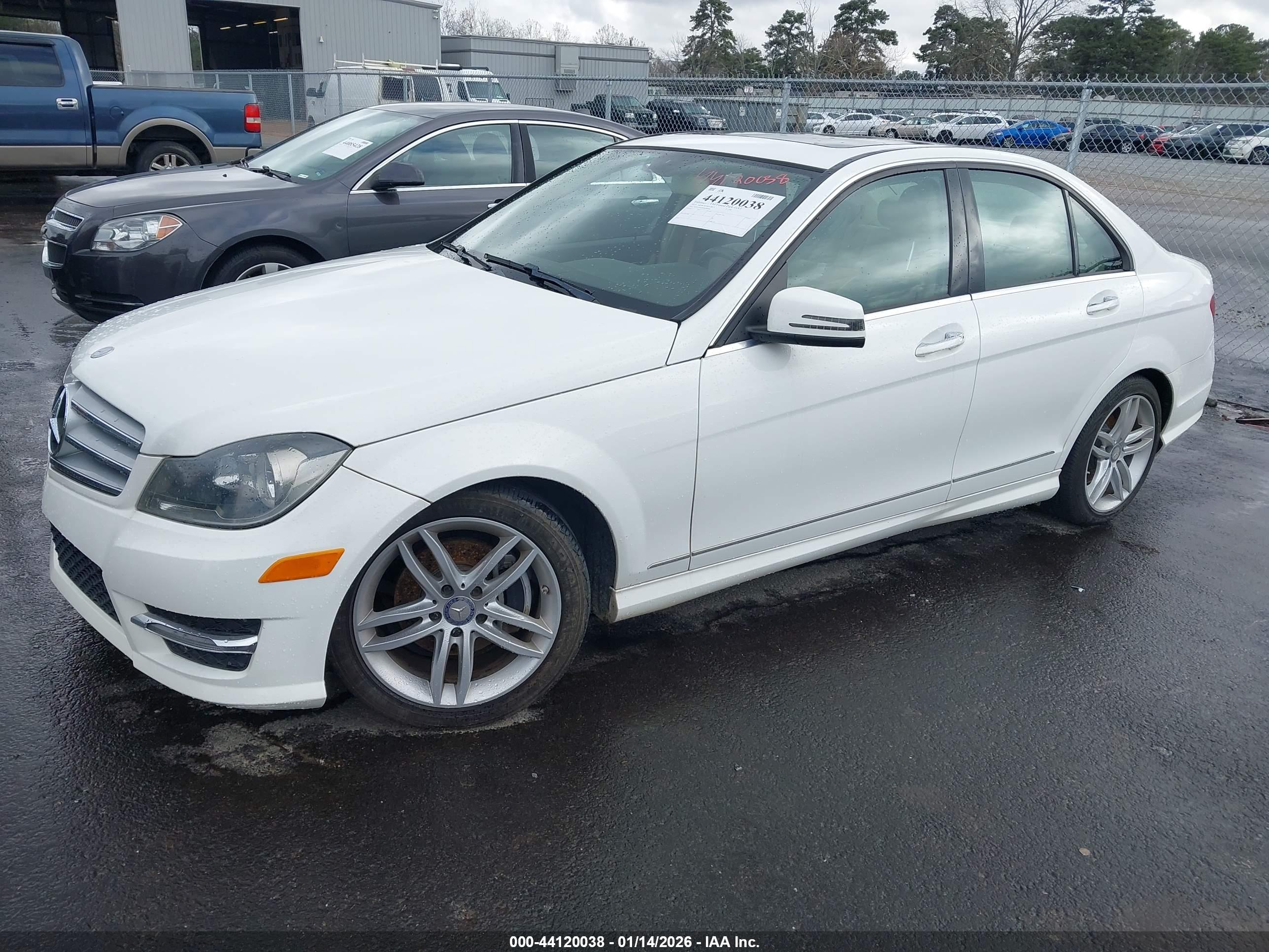 MERCEDES-BENZ C image 2