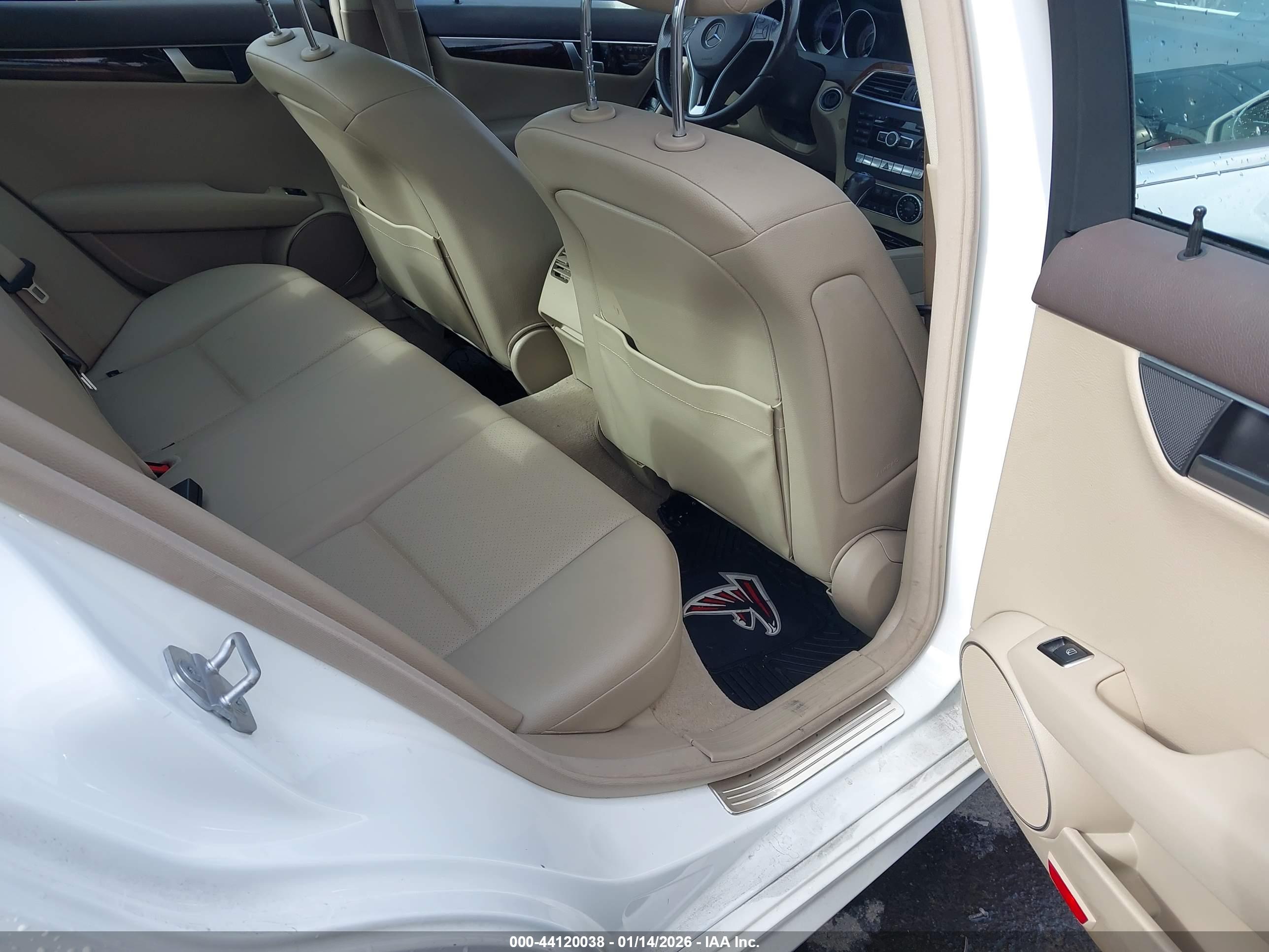 MERCEDES-BENZ C image 8