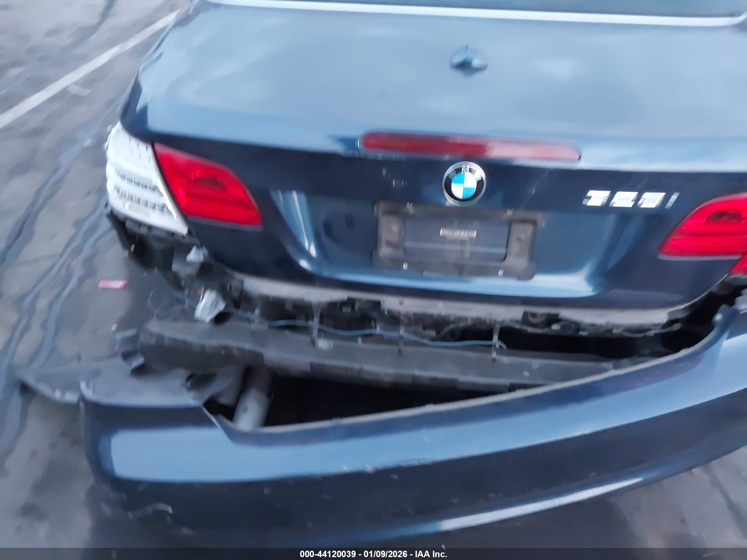 BMW 328I image 6