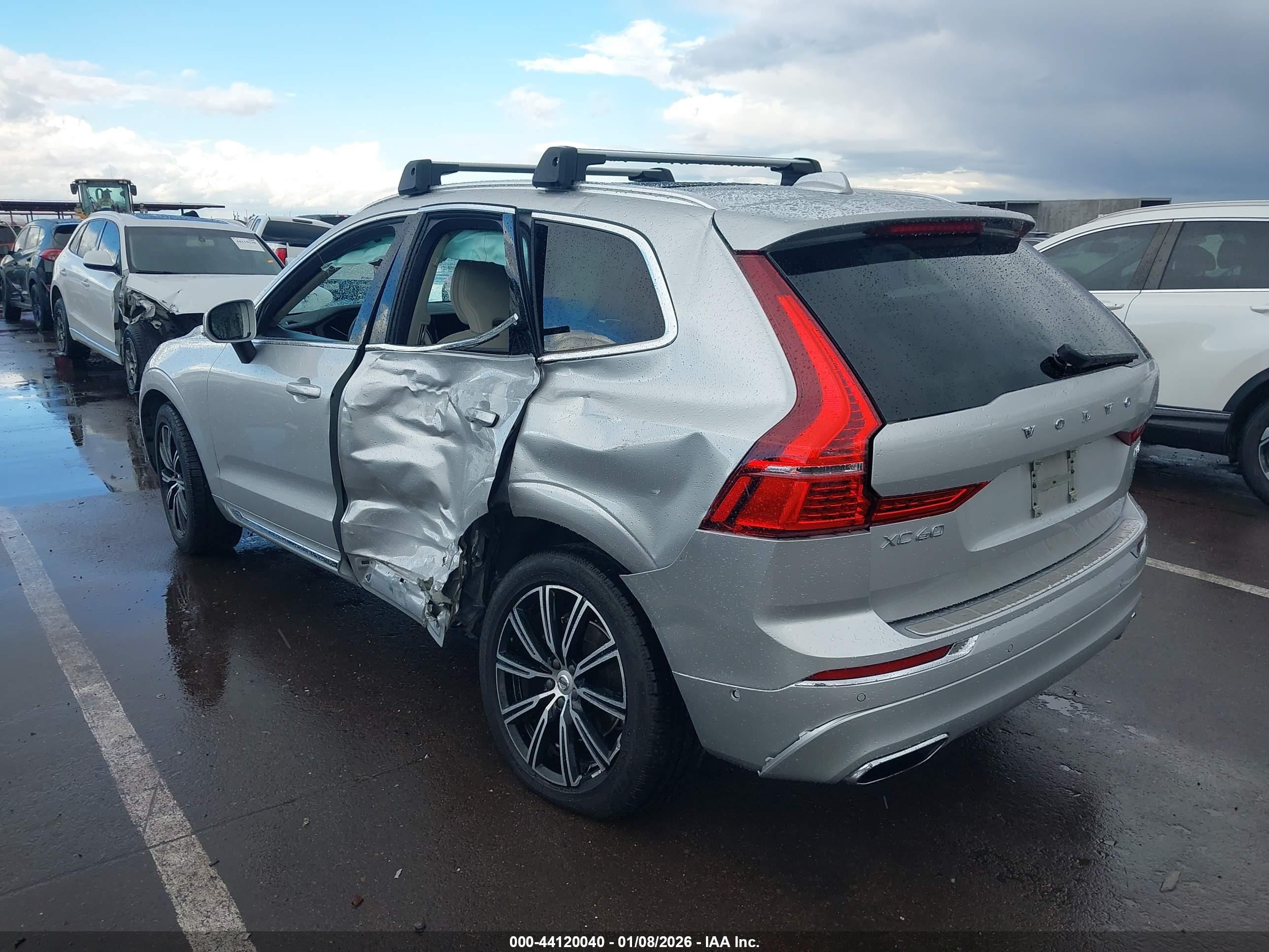 VOLVO XC60 image 3