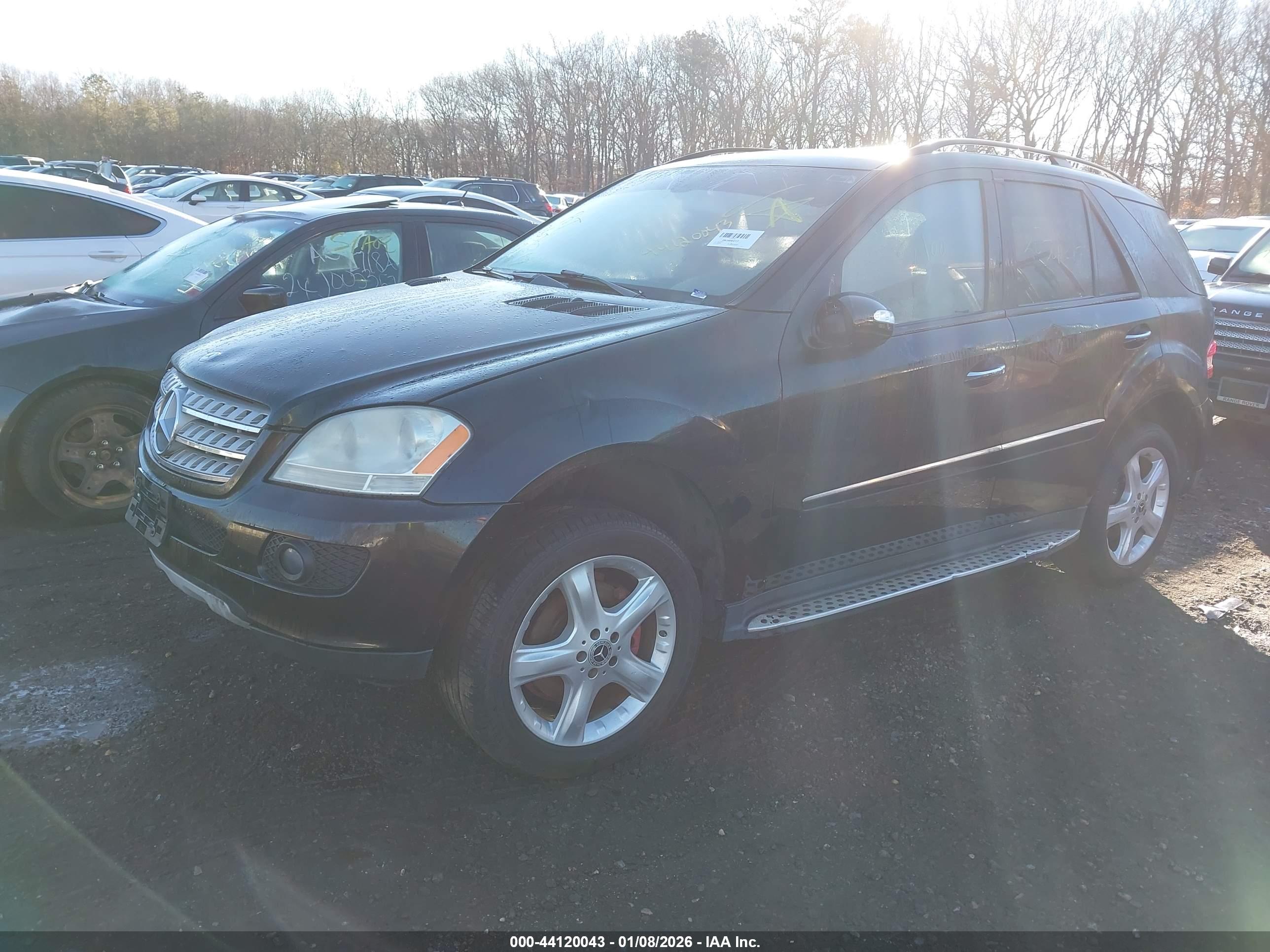 MERCEDES-BENZ ML image 2