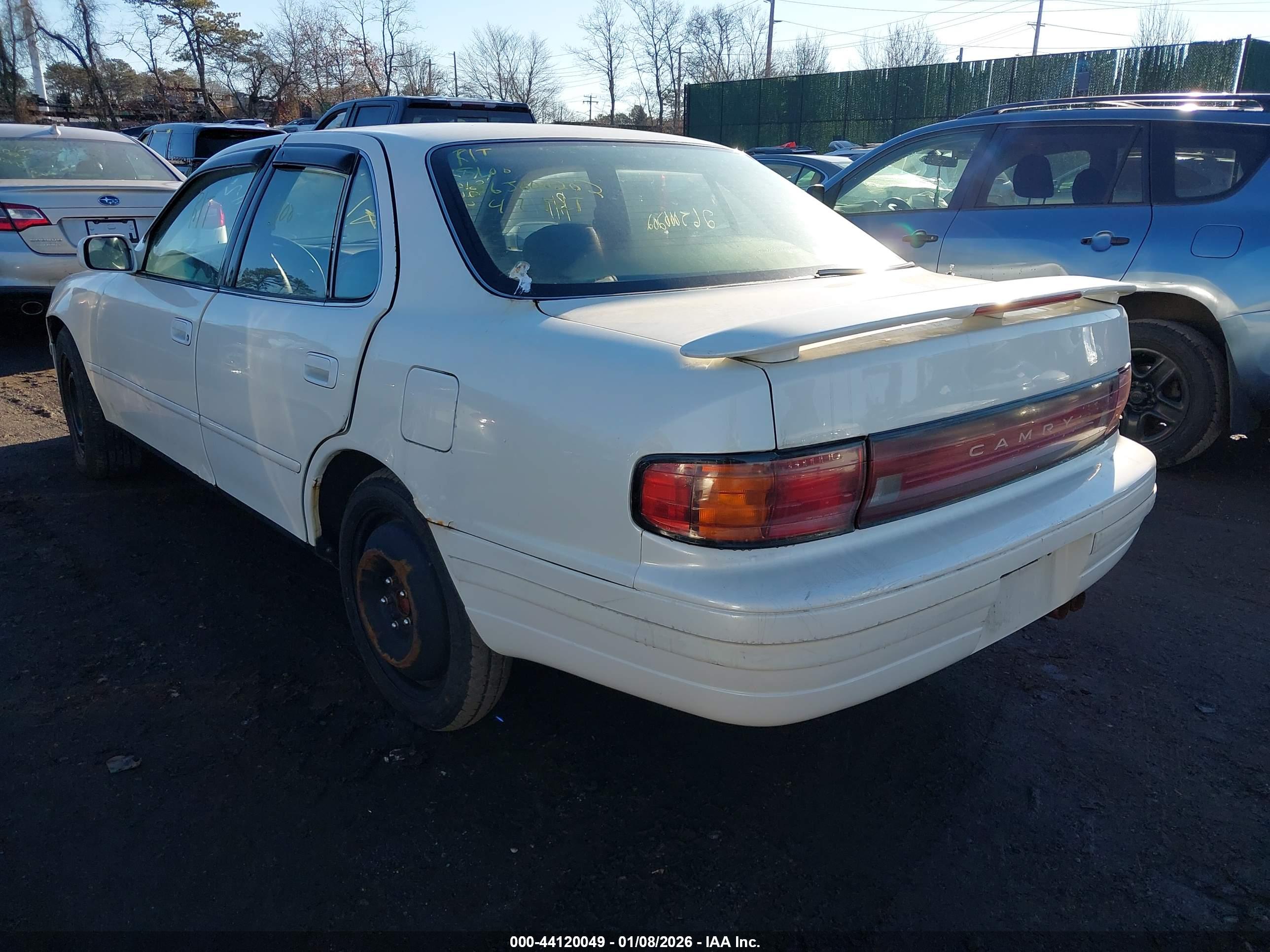 TOYOTA CAMRY image 3