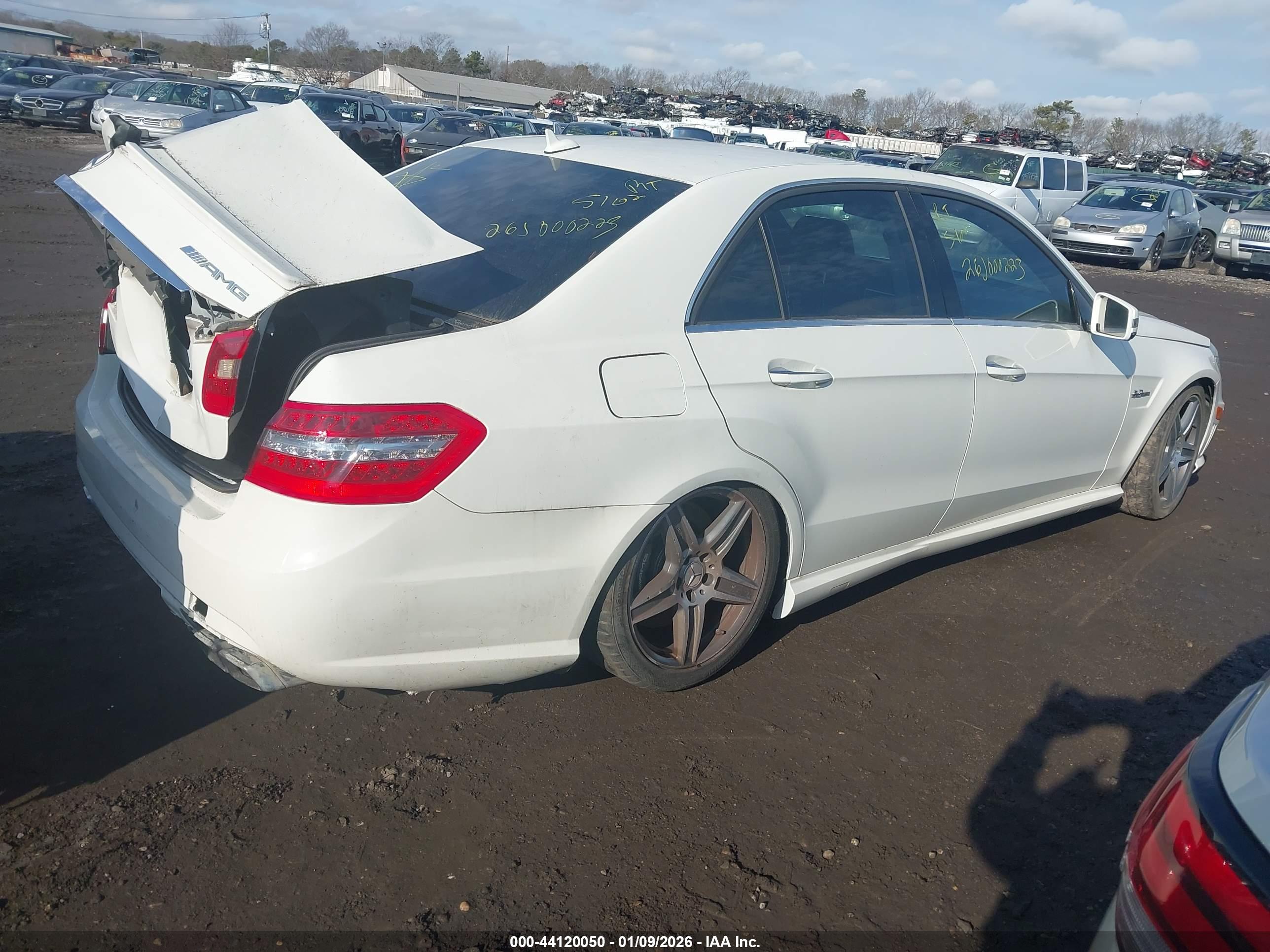 MERCEDES-BENZ E image 4