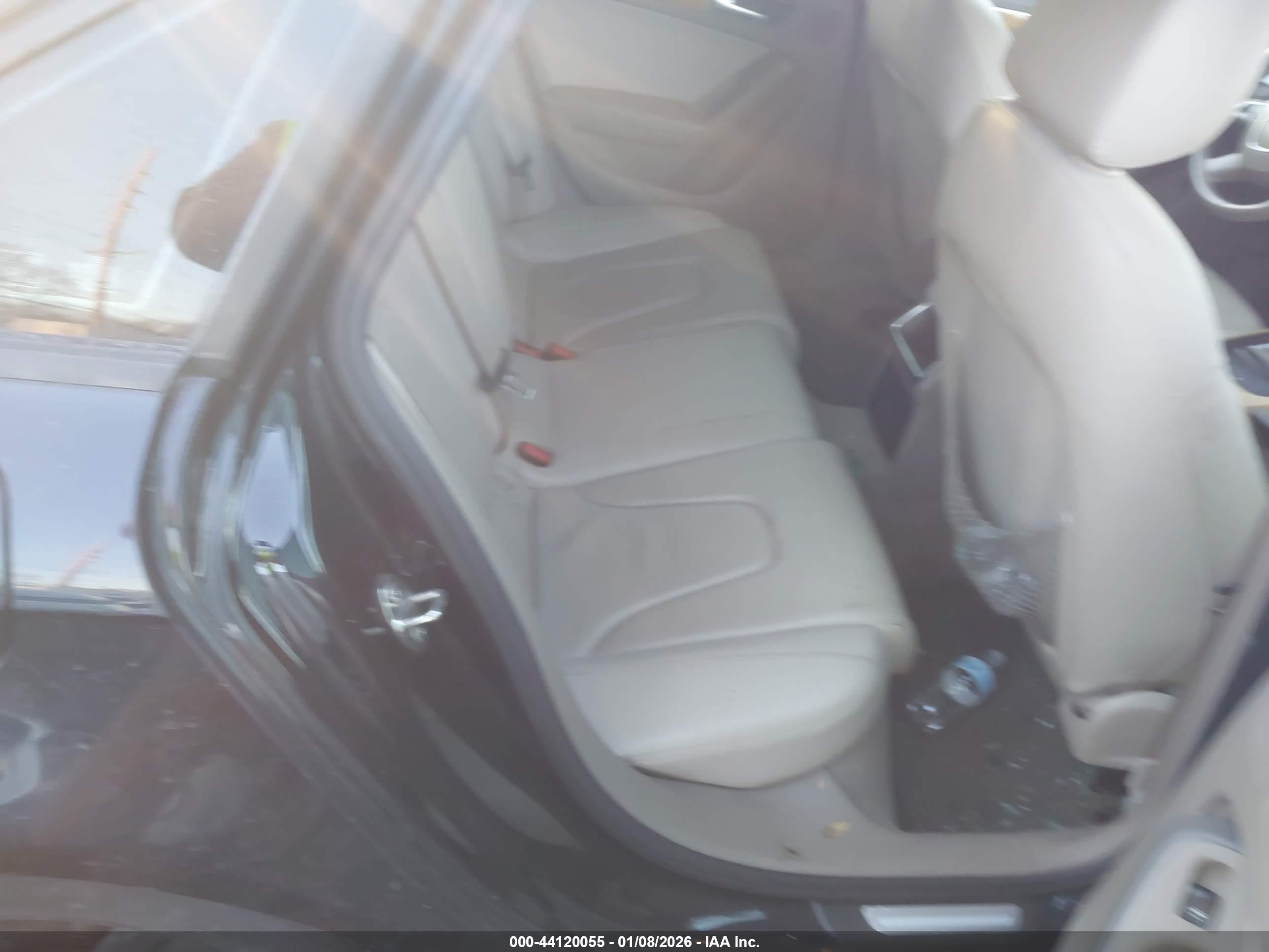 AUDI A4 image 8