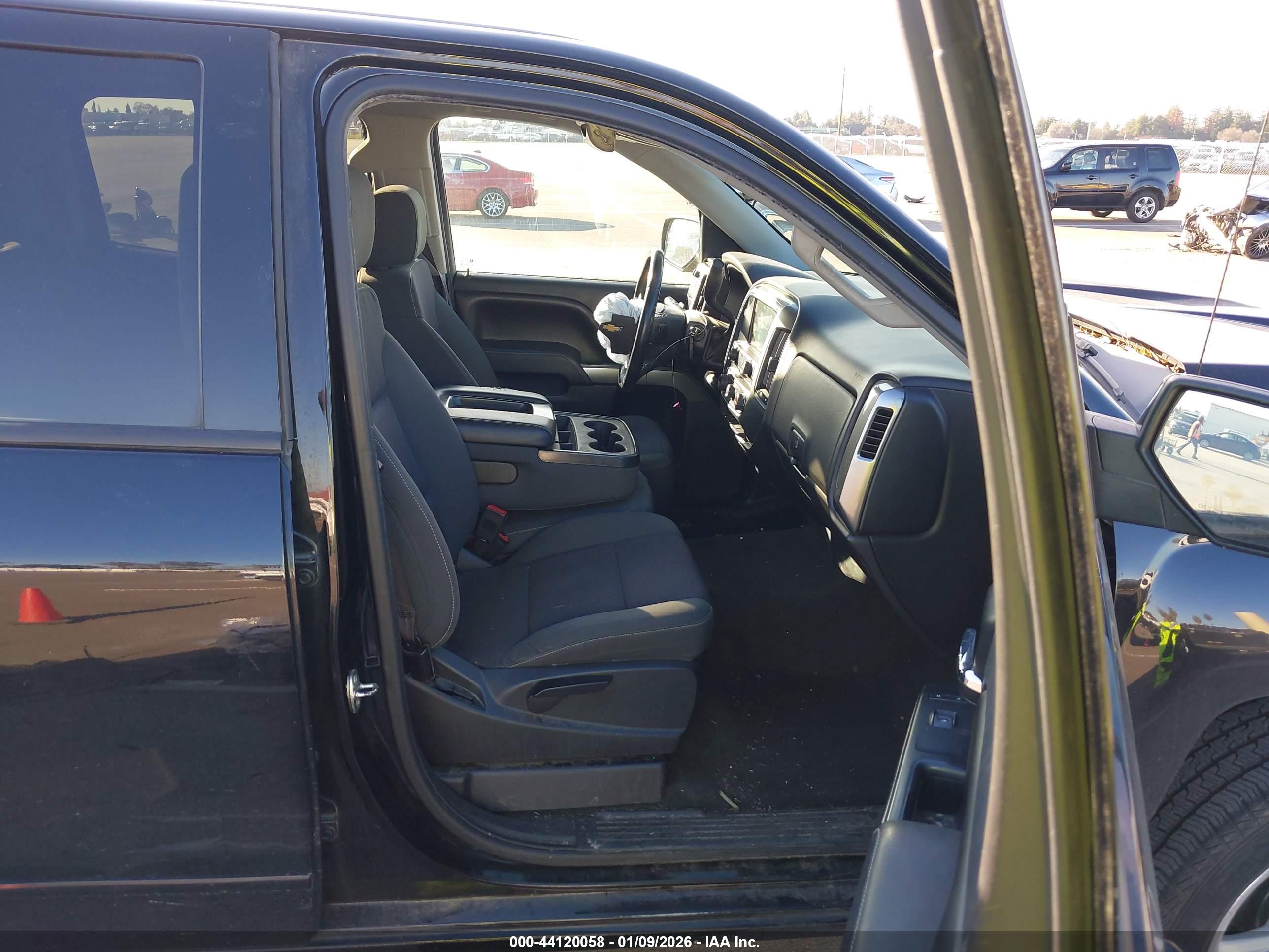 CHEVROLET SILVERADO image 5