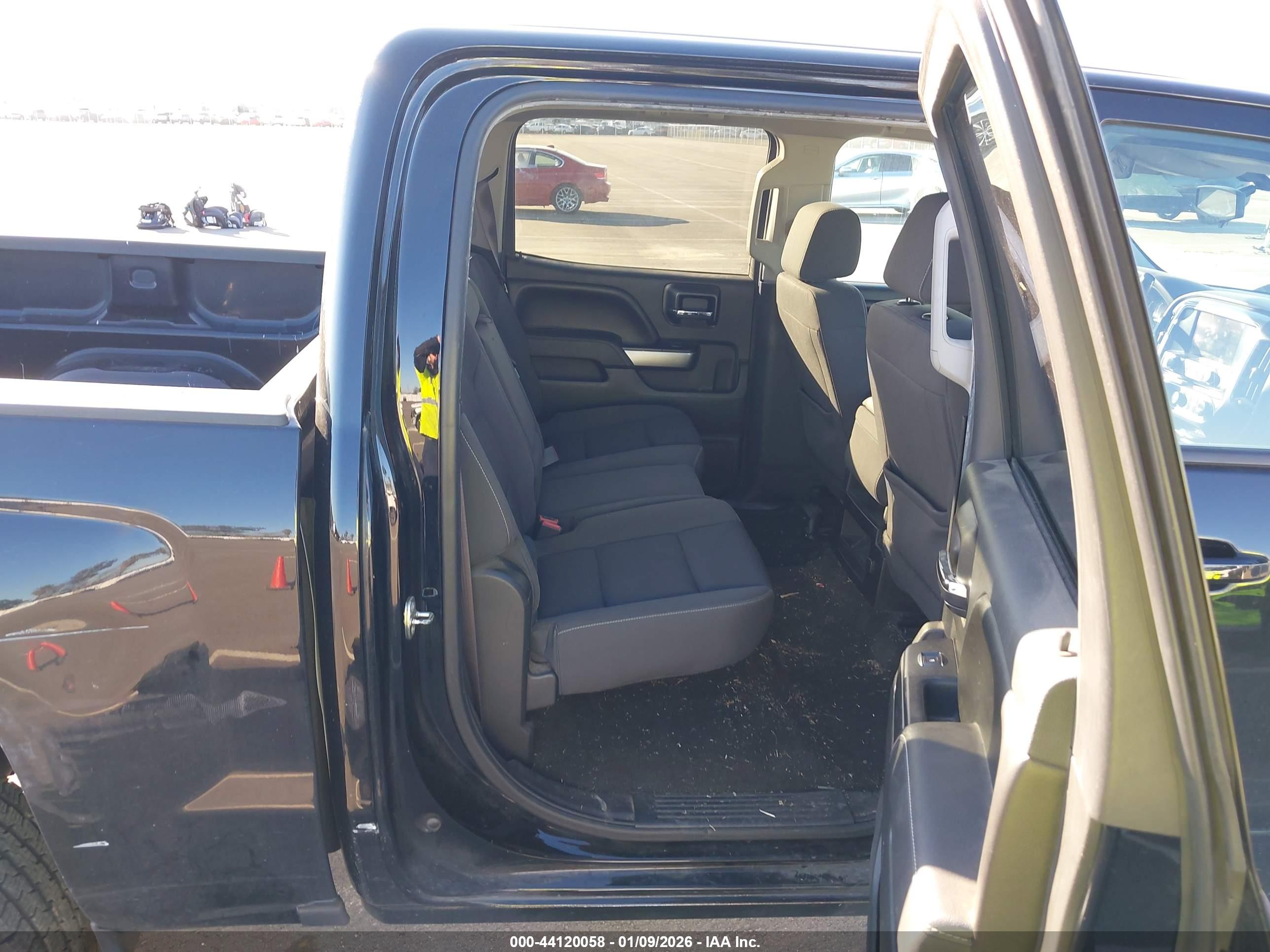 CHEVROLET SILVERADO image 8
