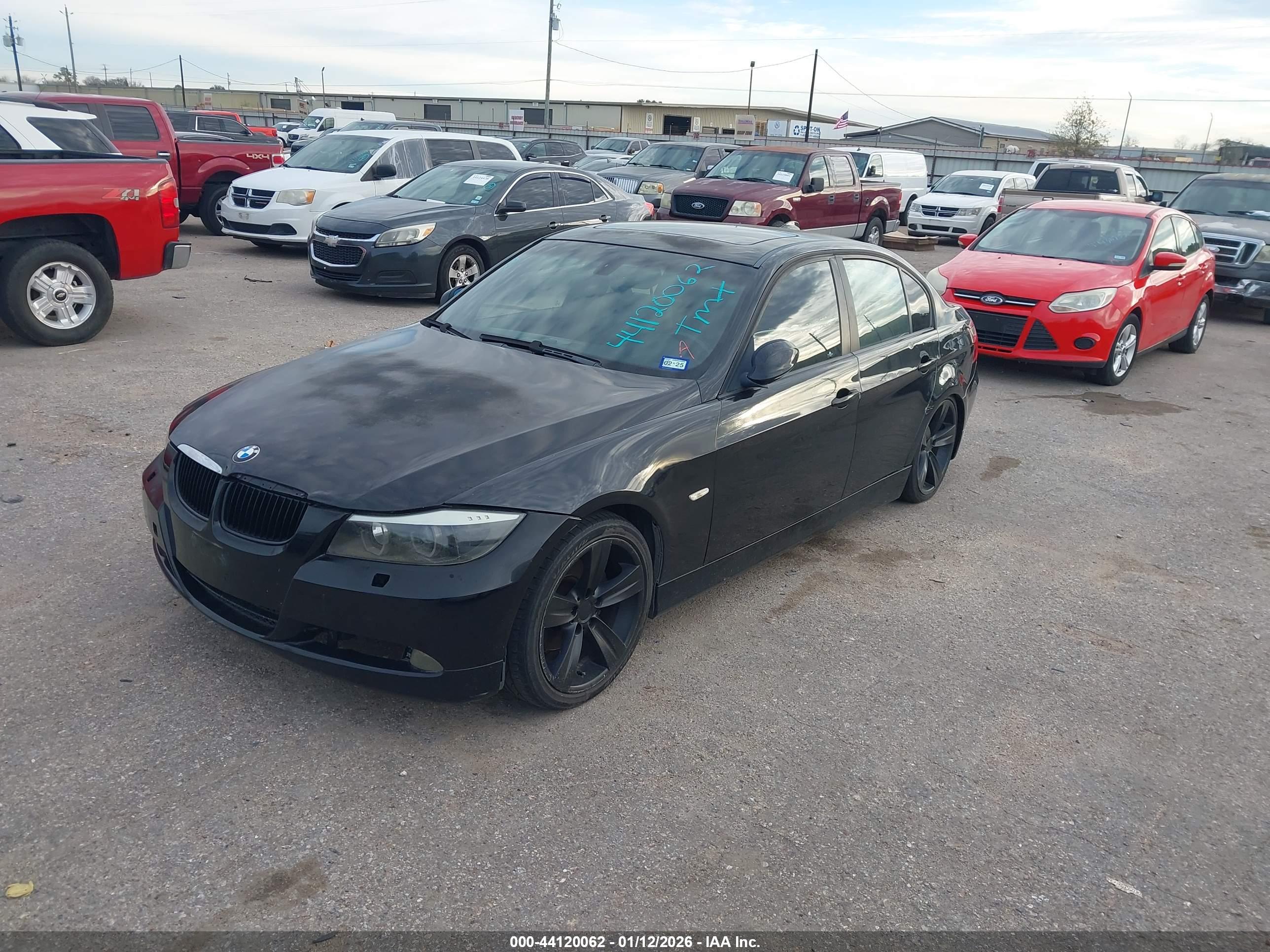BMW 328I image 2