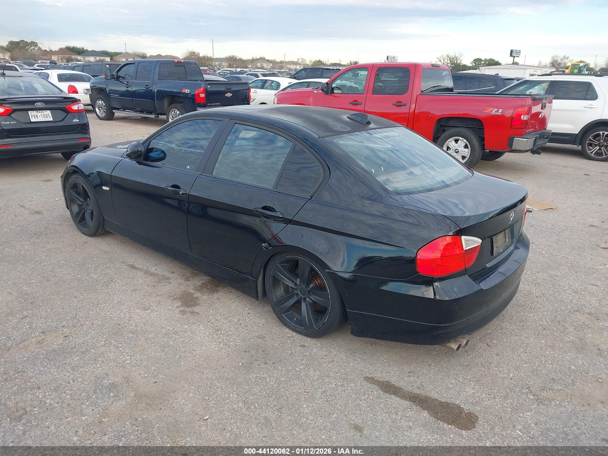 BMW 328I image 3