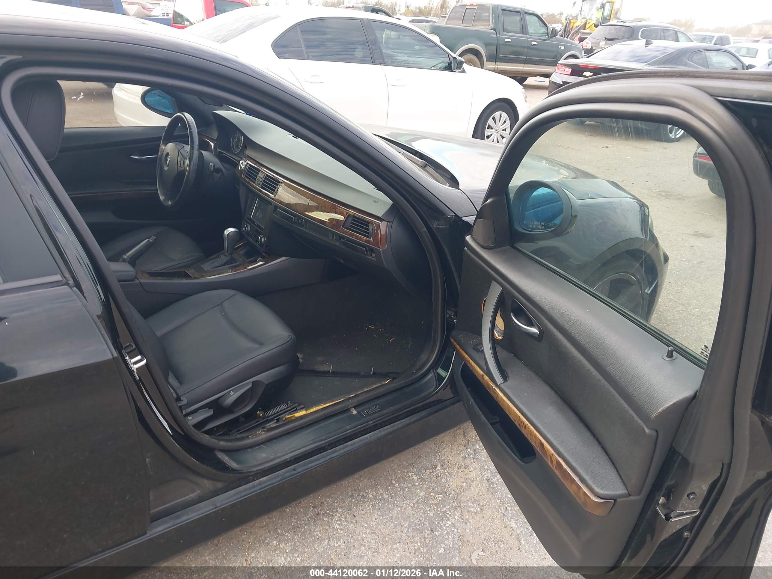 BMW 328I image 5