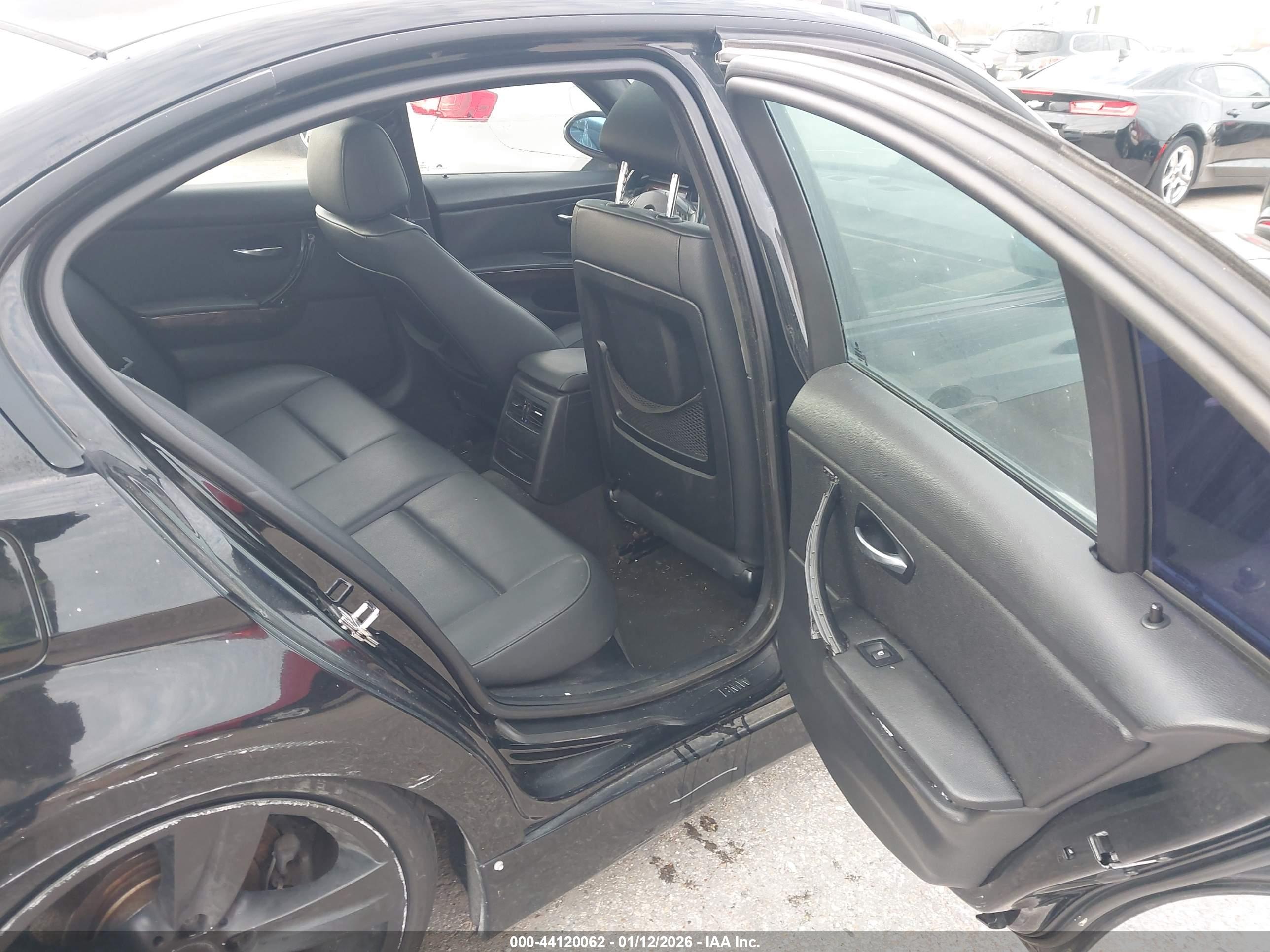 BMW 328I image 8