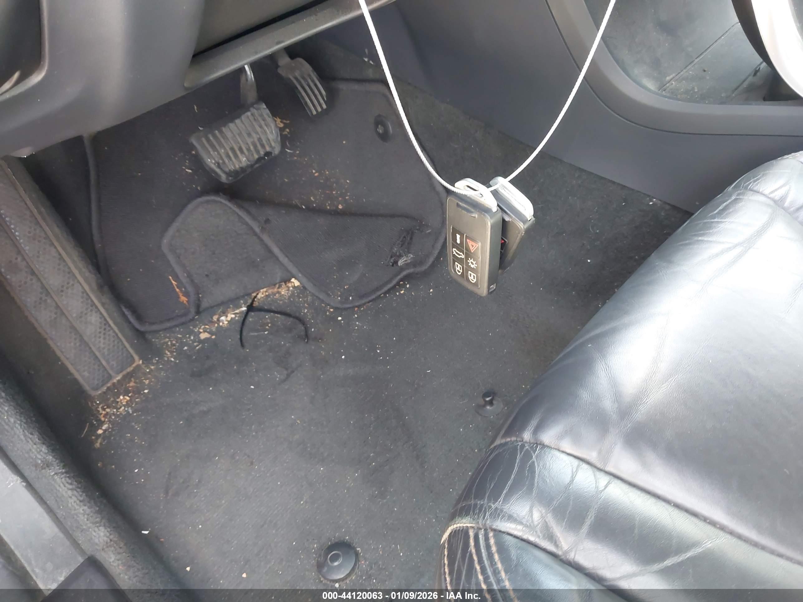 VOLVO XC60 image 11