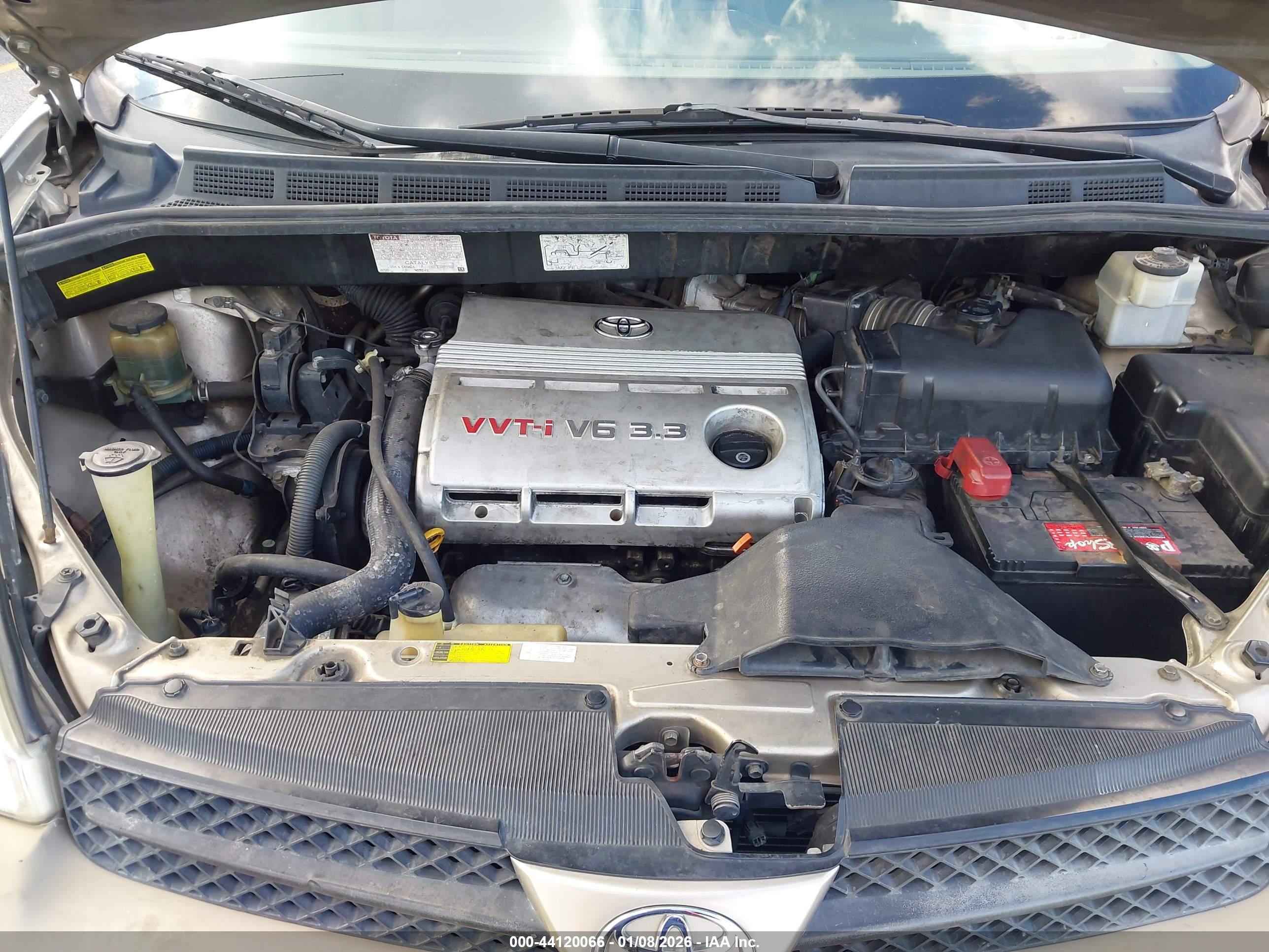 TOYOTA SIENNA image 10
